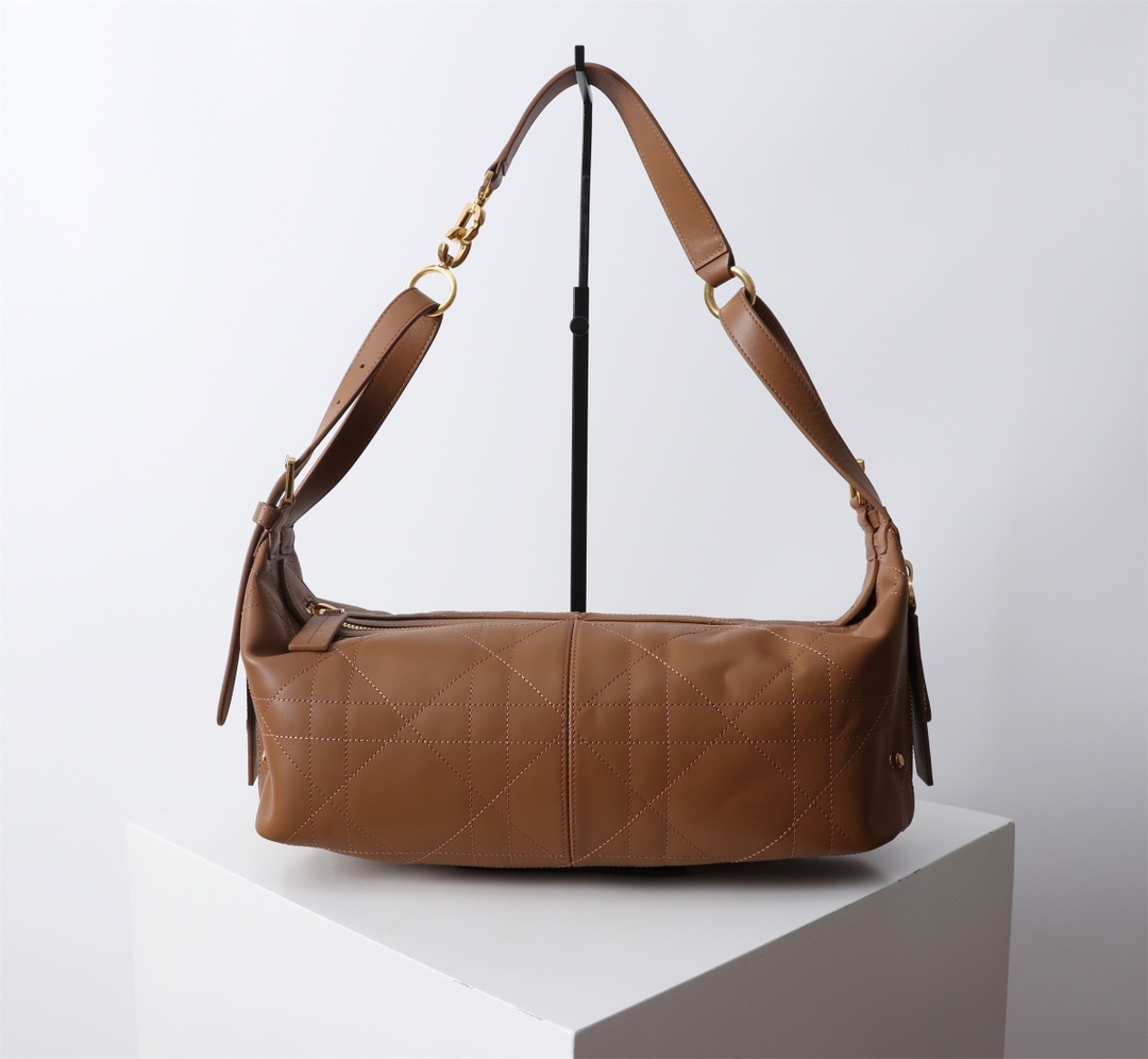 Bagsaaa D10r Medium D-Journey Bag in Vintage Smooth Calfskin Camel Flat Macrocannage - 33cm