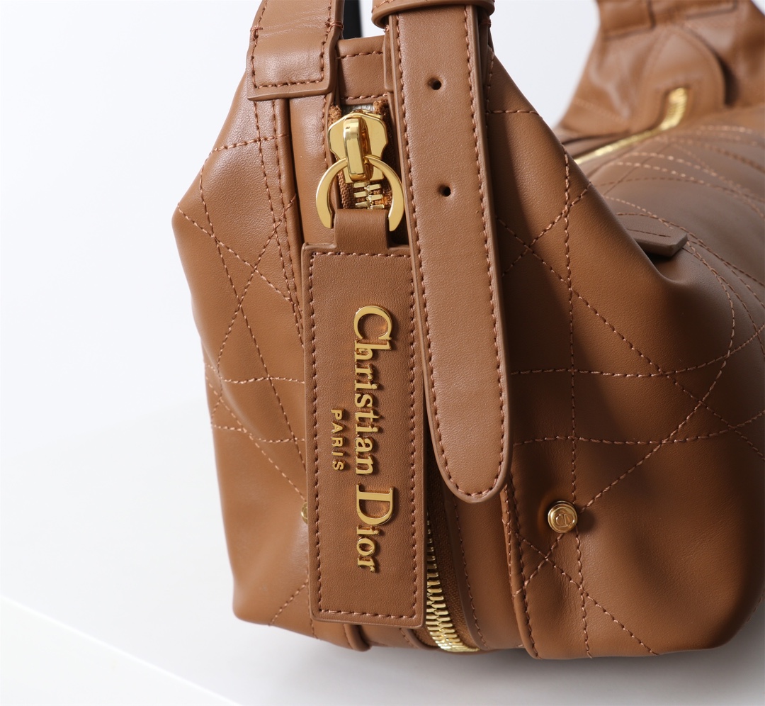Bagsaaa D10r Medium D-Journey Bag in Vintage Smooth Calfskin Camel Flat Macrocannage - 33cm