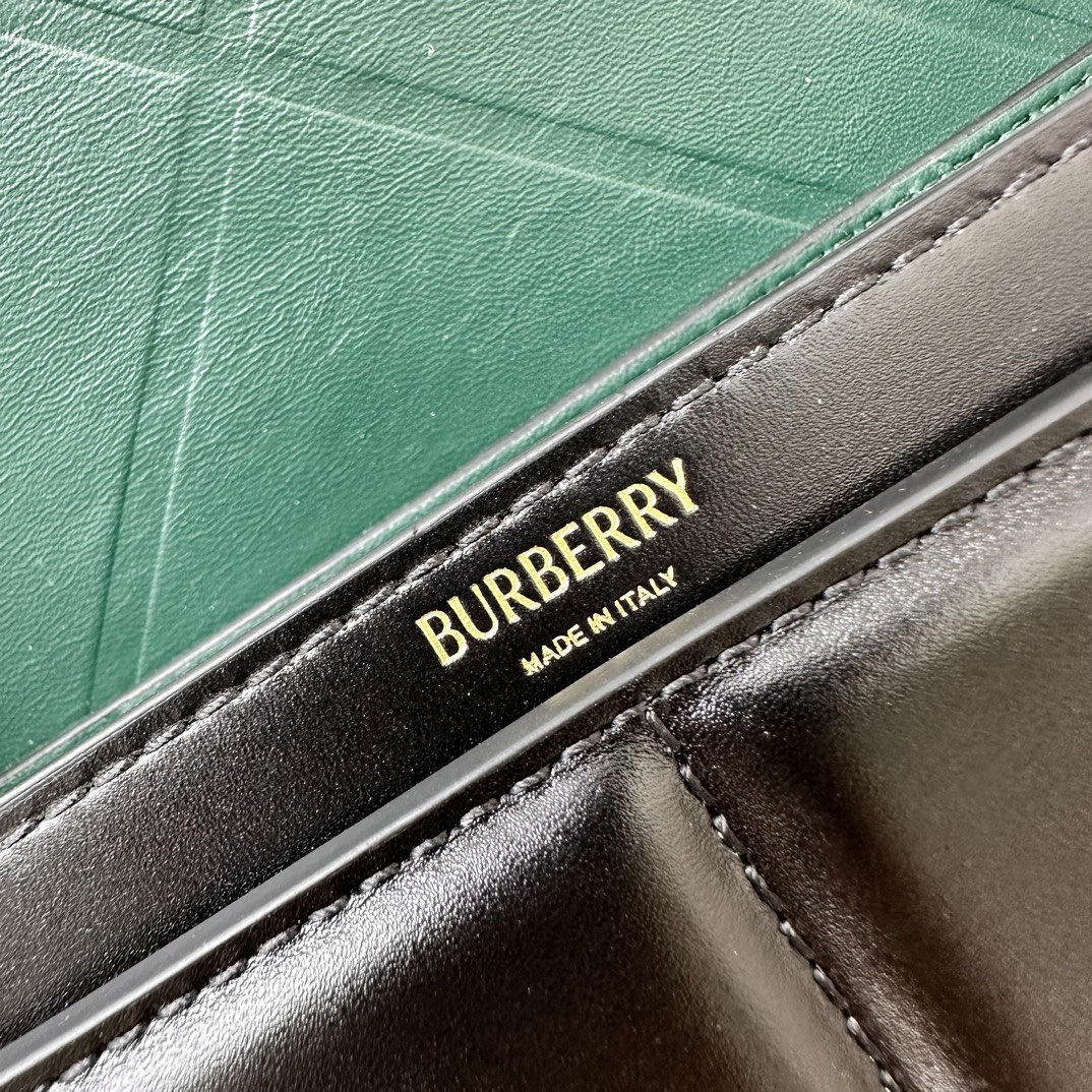 Bagsaaa Bv*b*rry Snip Bag Black - 23cm