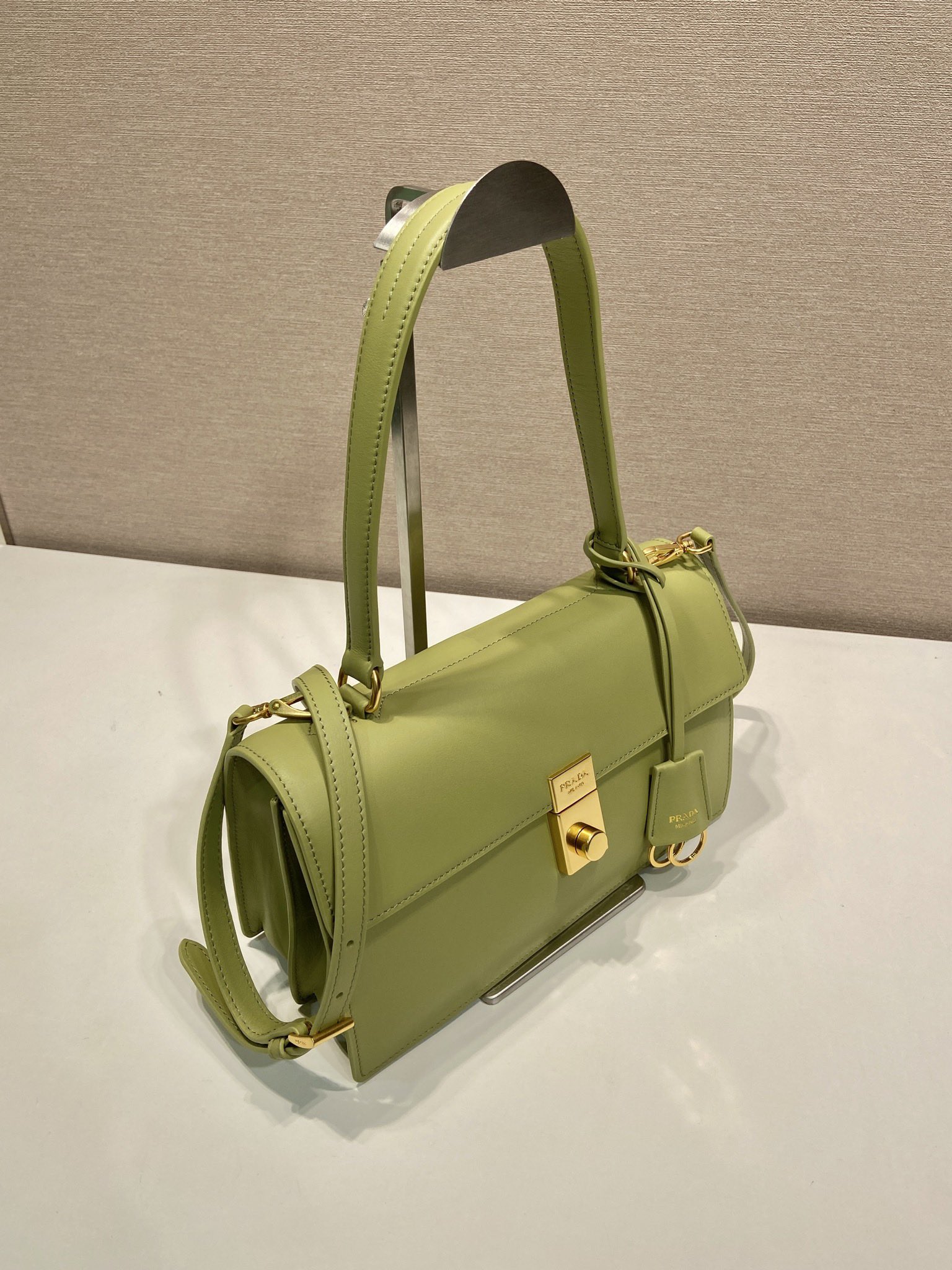Bagsaaa Pra*a Soft Sound medium leather shoulder bag 1BN023 green - 28cm