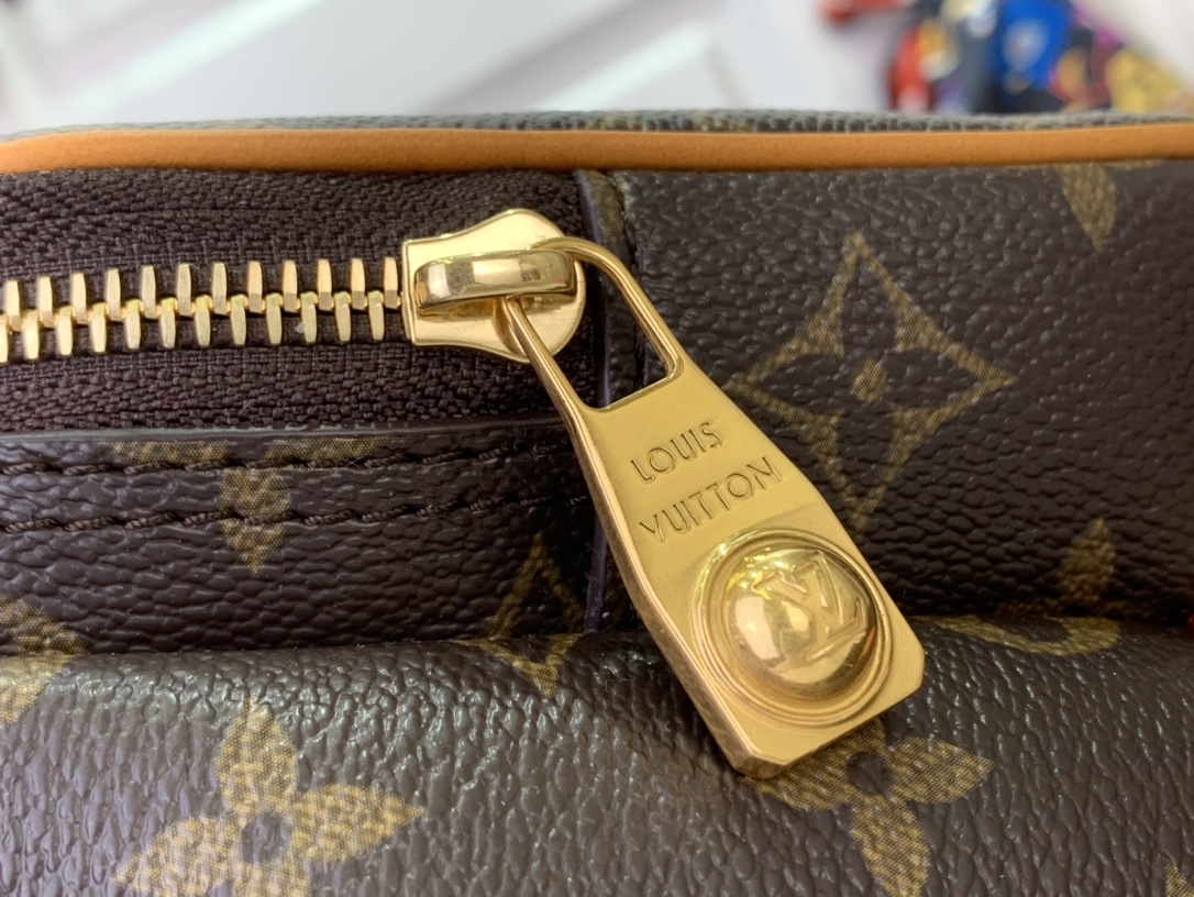 Bagsaaa L0vis Vvtt0n M14017 Fashion Show Noé Cargo monogram - 24cm
