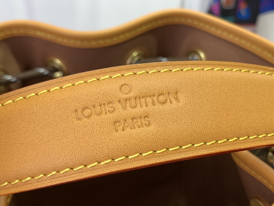 Bagsaaa L0vis Vvtt0n M14017 Fashion Show Noé Cargo monogram - 24cm