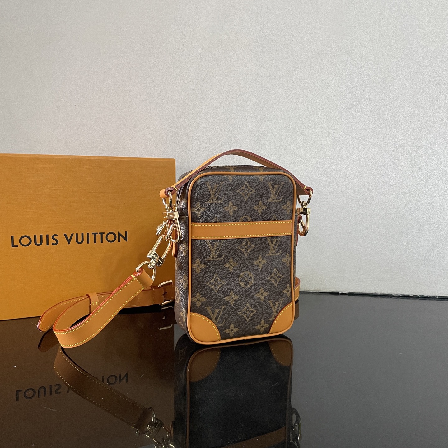 Bagsaaa L0vis Vvtt0n M14013 Danube Bag Monogram - 21cm