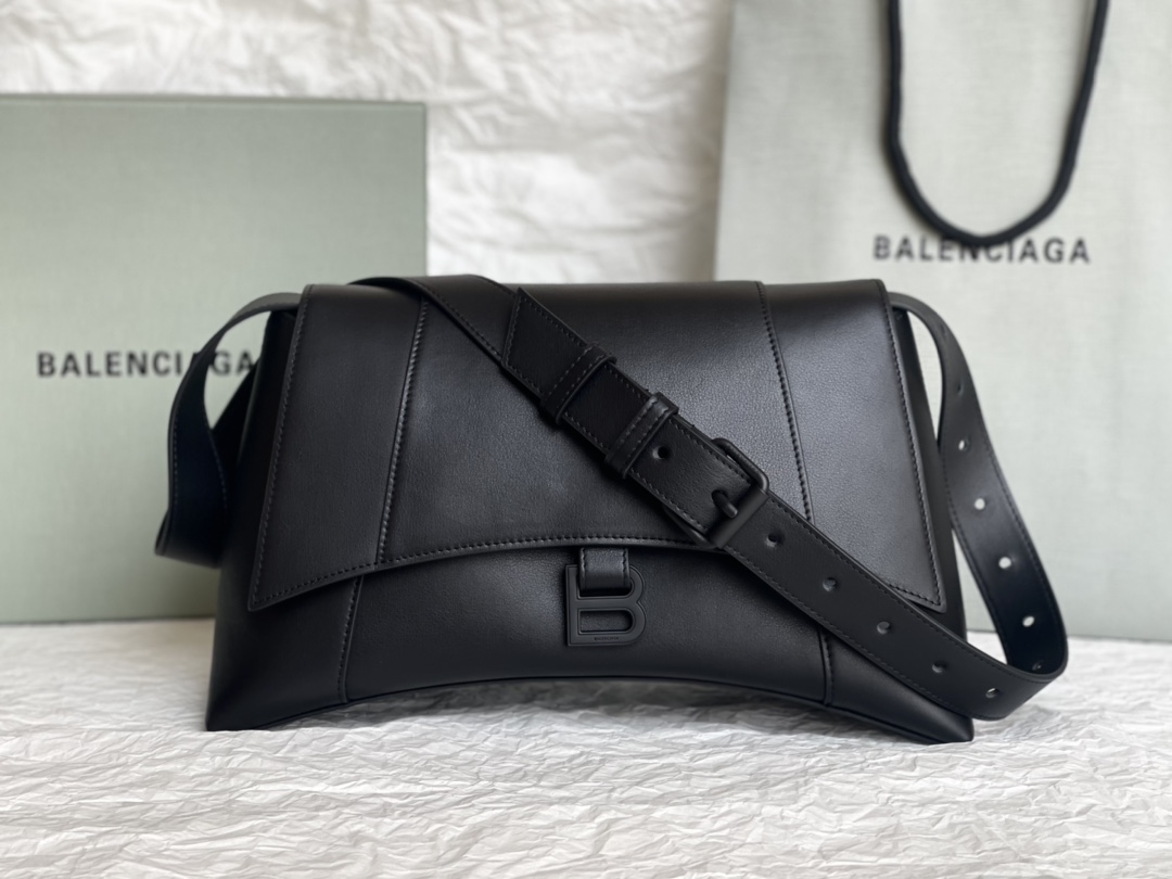 Bagsaaa Ba1en*iaga All Black Leather Shoulder Bag - 32.5cm