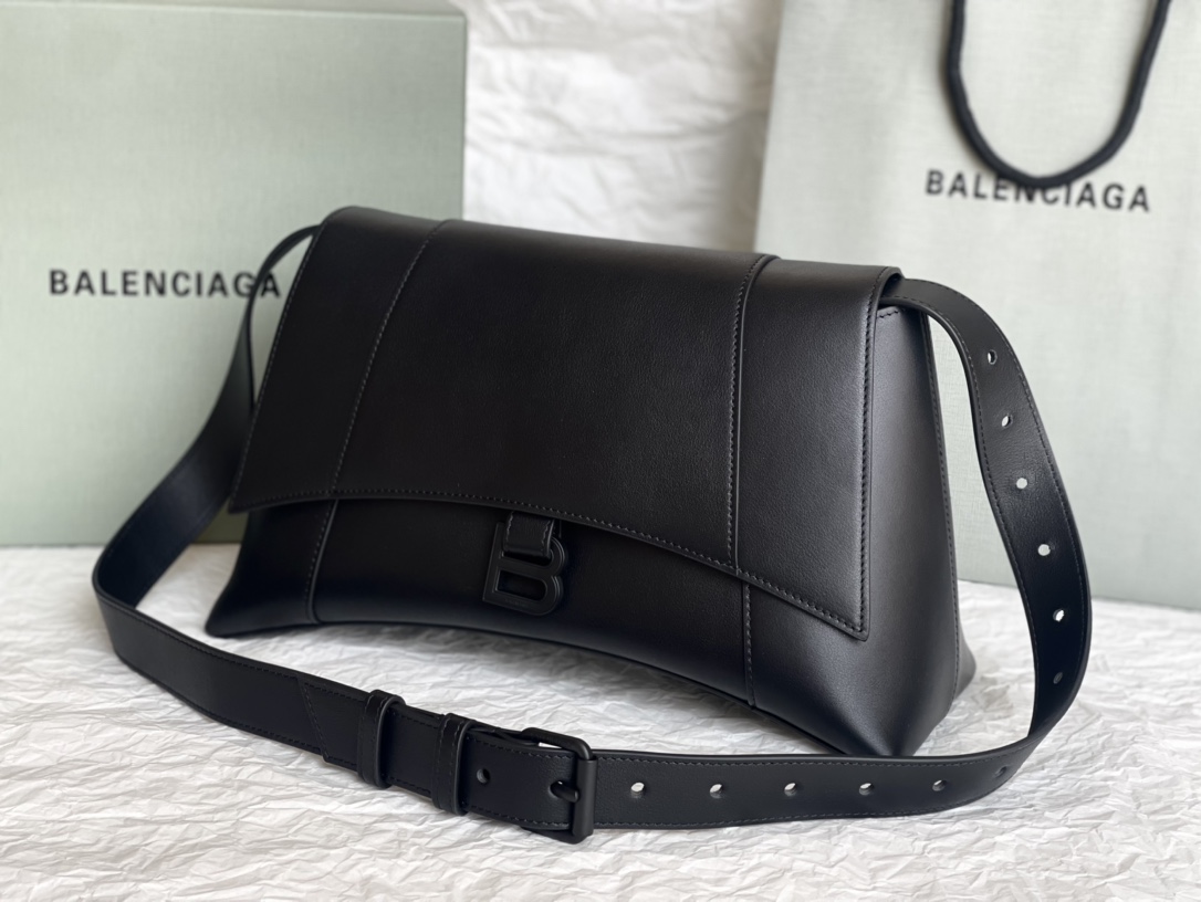 Bagsaaa Ba1en*iaga All Black Leather Shoulder Bag - 32.5cm