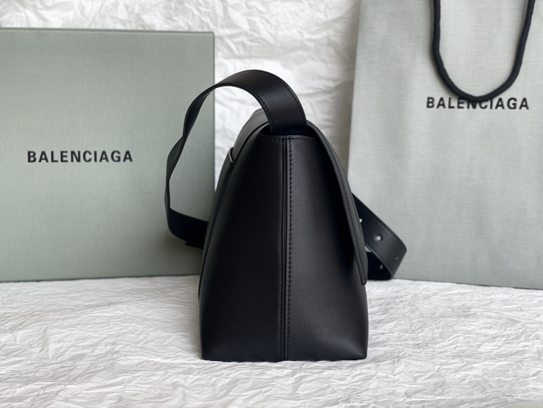 Bagsaaa Ba1en*iaga All Black Leather Shoulder Bag - 32.5cm