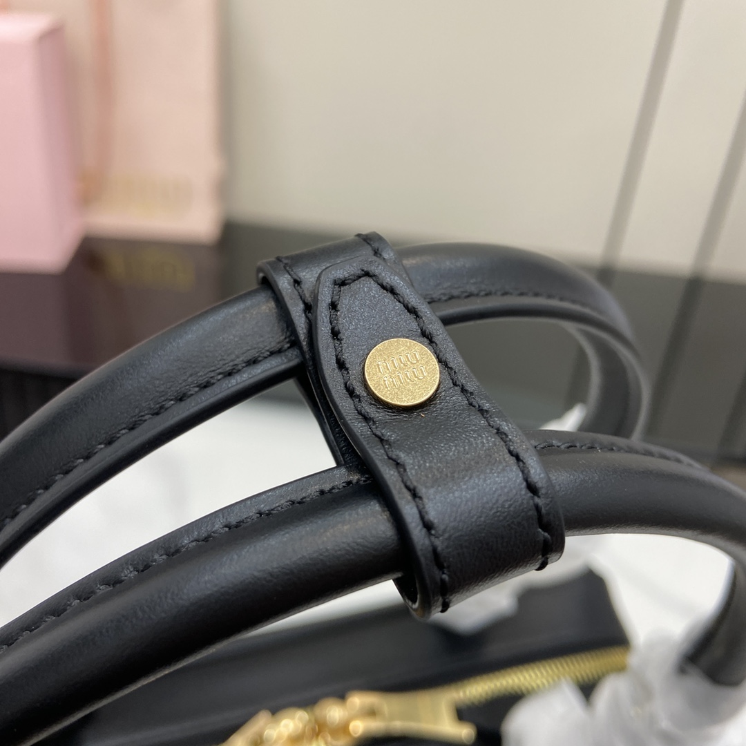 Bagsaaa Miu Miu Beau leather bag small 5BB173 black - 28cm