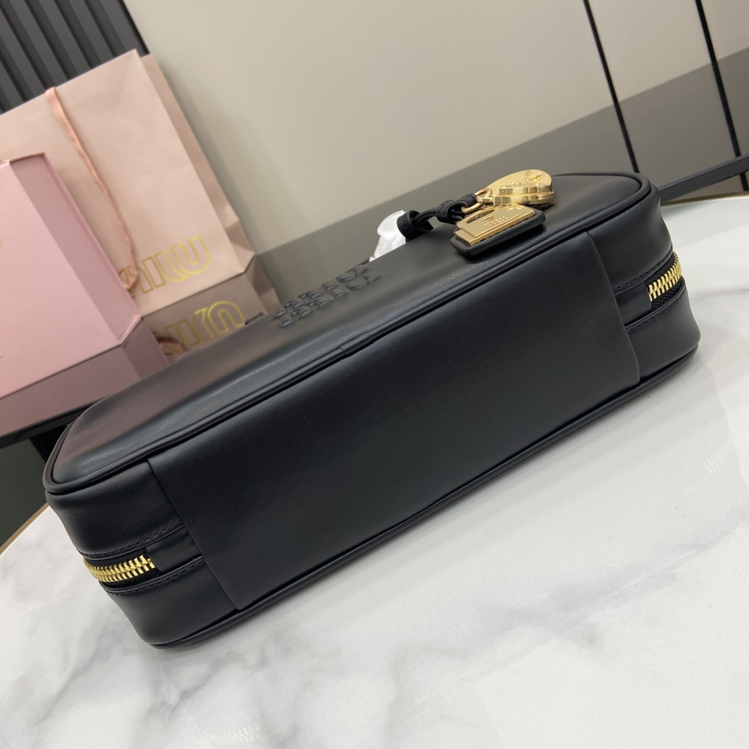Bagsaaa Miu Miu Beau leather bag small 5BB173 black - 28cm