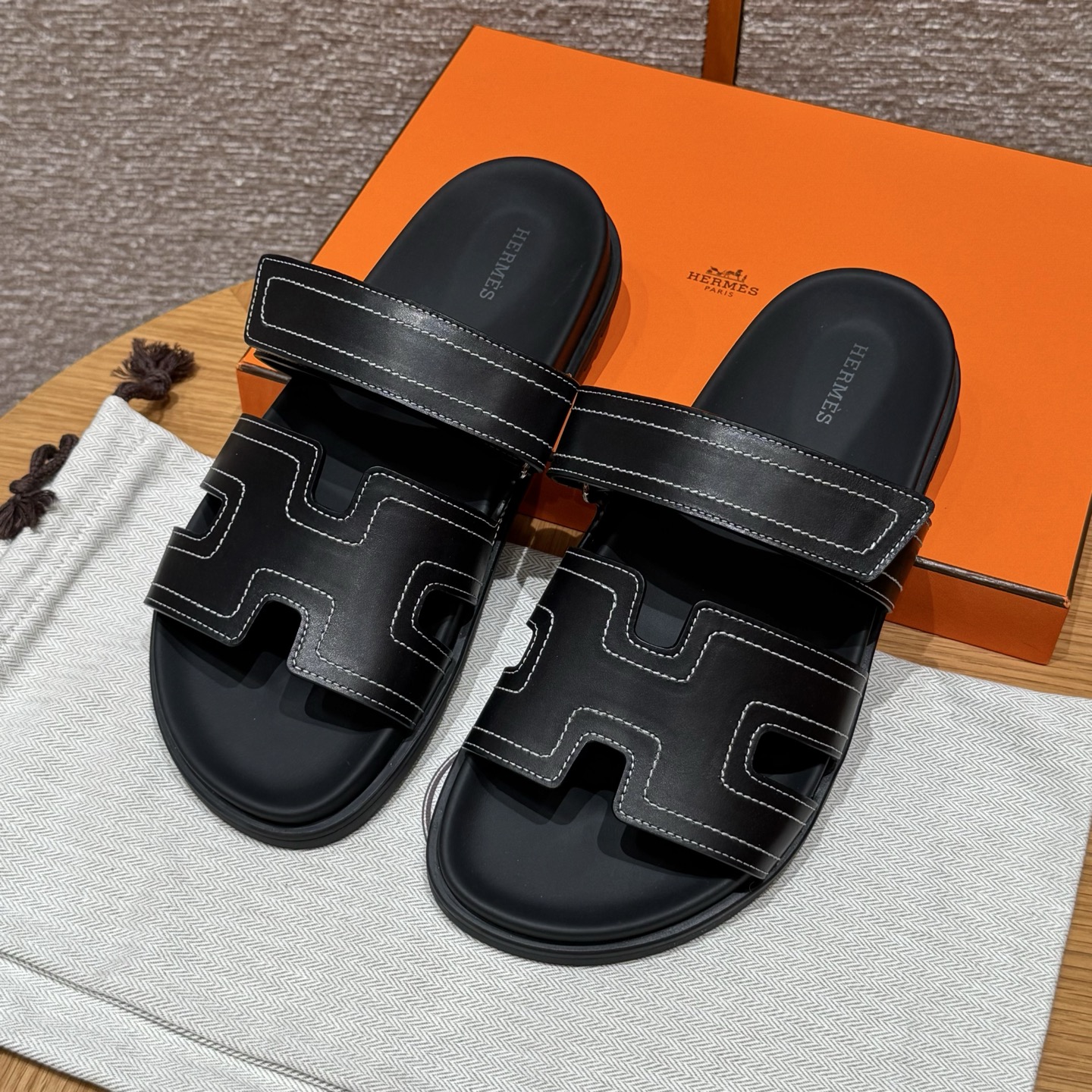 Bagsaaa H**me5 Chypre sandal black lambskin lining
