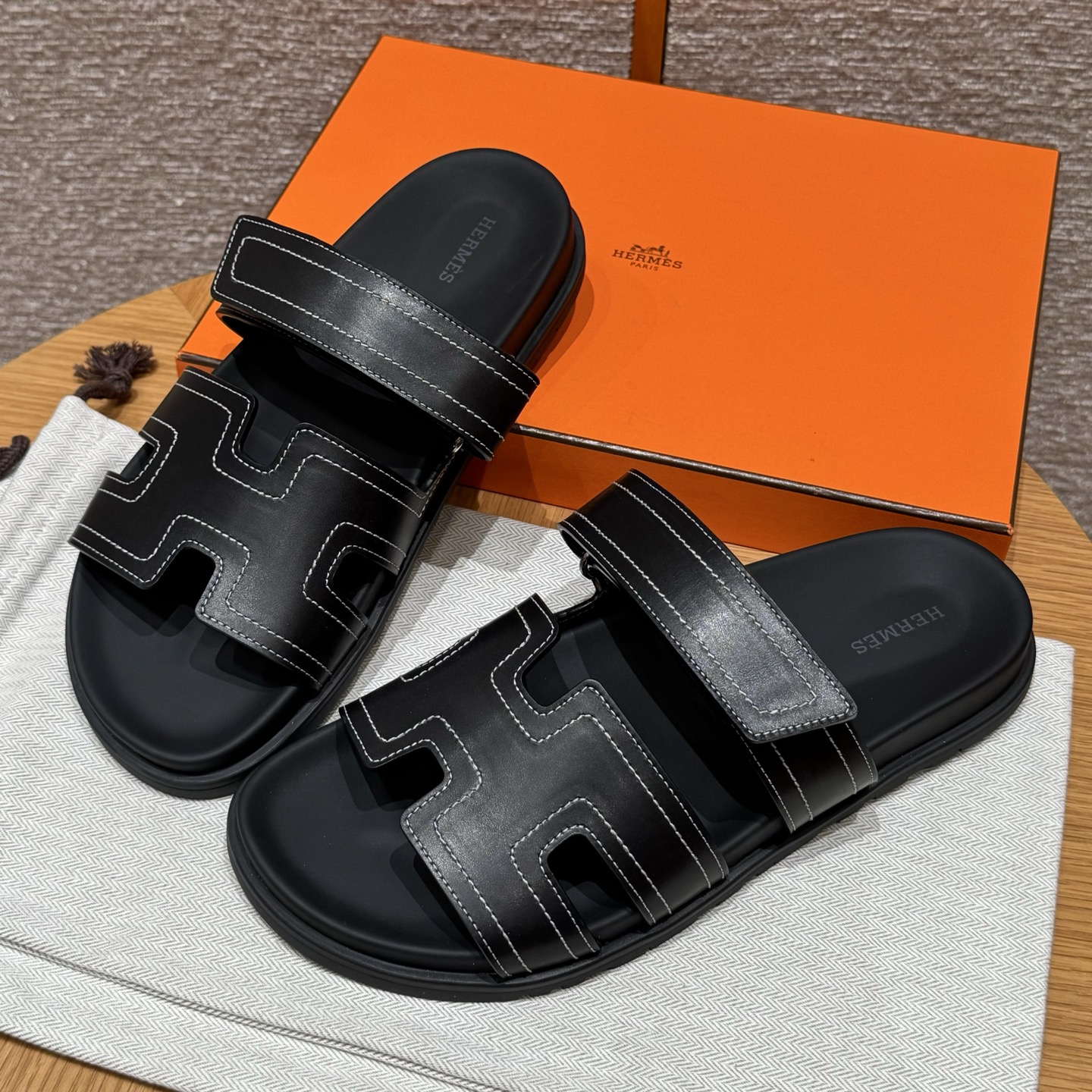 Bagsaaa H**me5 Chypre sandal black lambskin lining