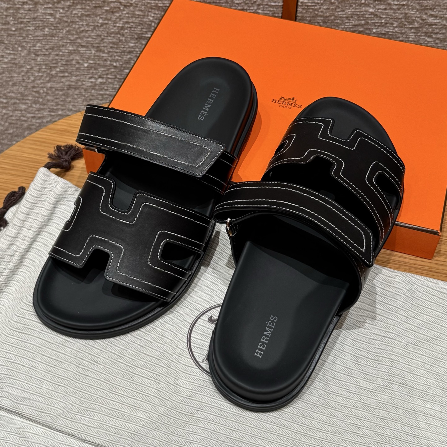 Bagsaaa H**me5 Chypre sandal black lambskin lining
