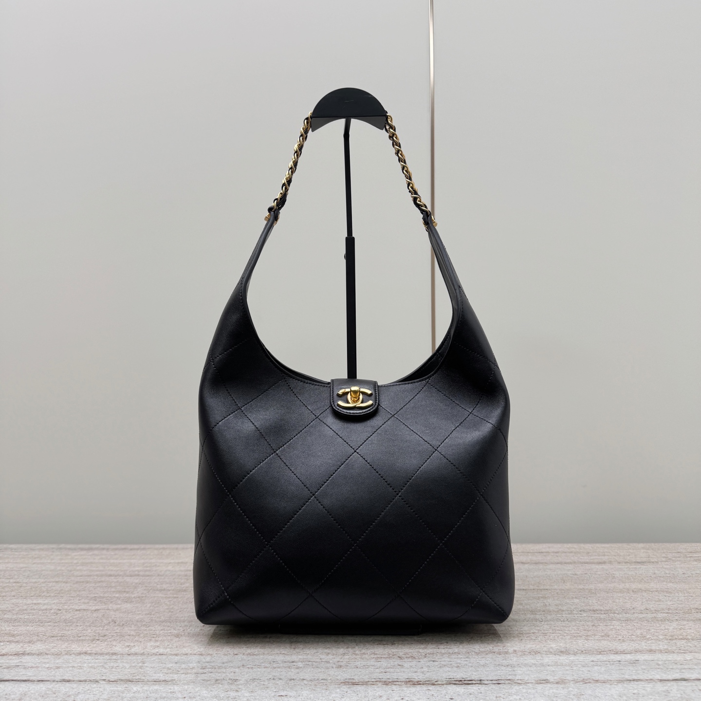 Bagsaaa Ch**el Large Hobo Bag AS5410 Black Lambskin - 37cm