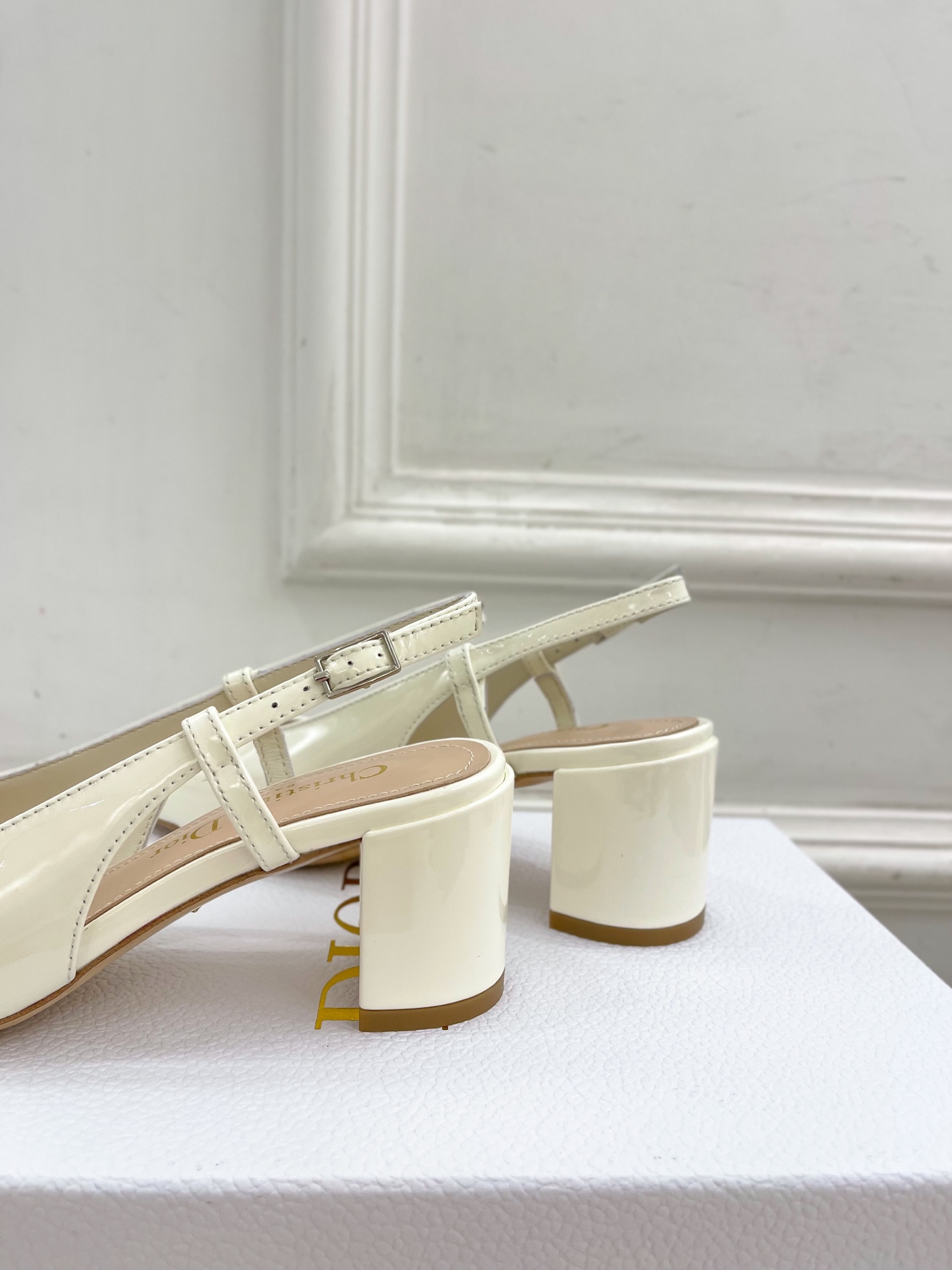 Bagsaaa D10r Paris Slingback Pump White Patent Calfskin