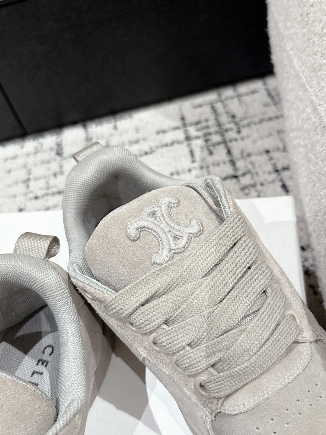 Bagsaaa Ce1i*e Huntington Low Lace-Up Sneaker In Suede Calfskin And Mesh