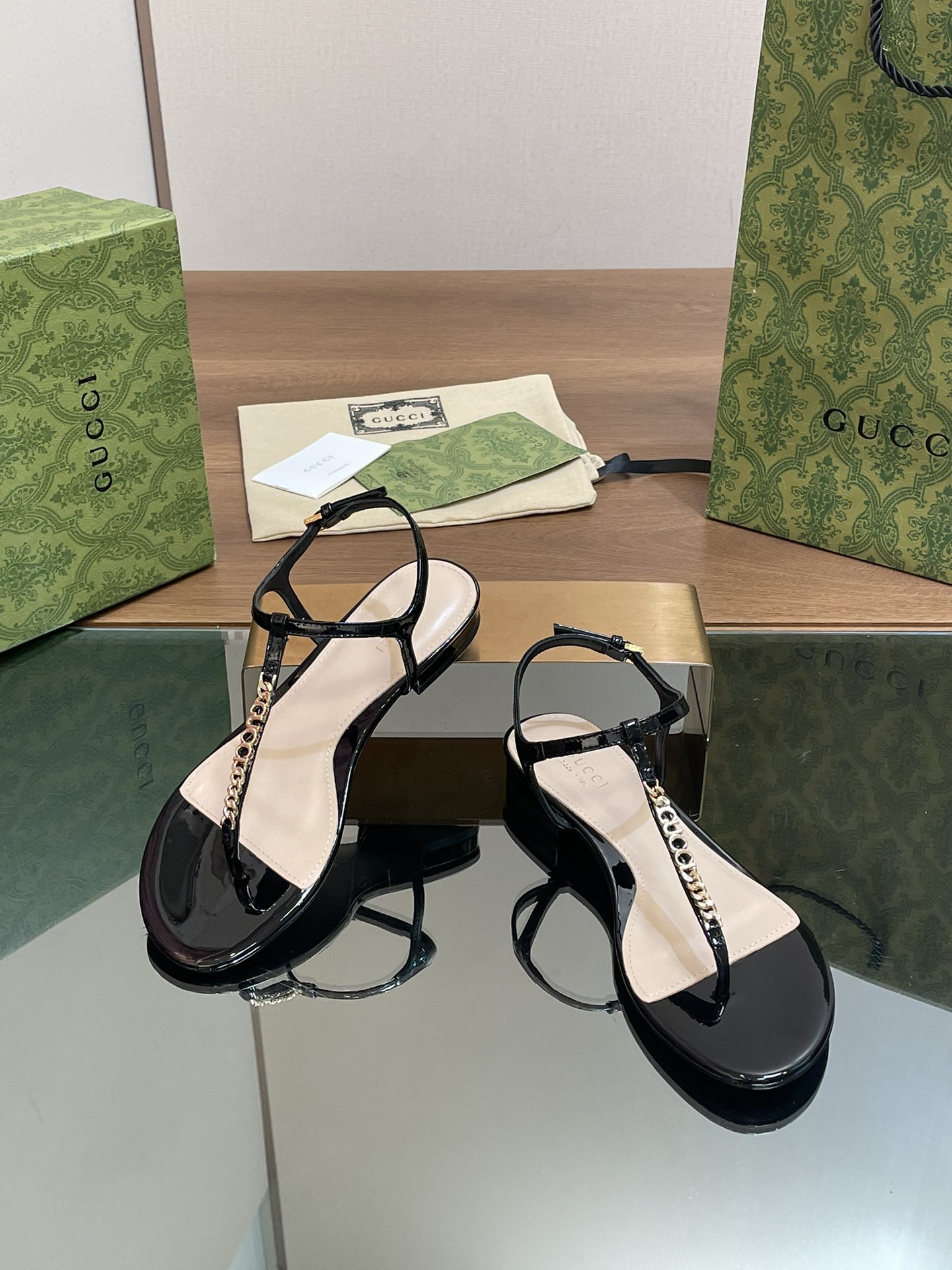 Bagsaaa Gvc*1 Signoria thong-strap sandals black