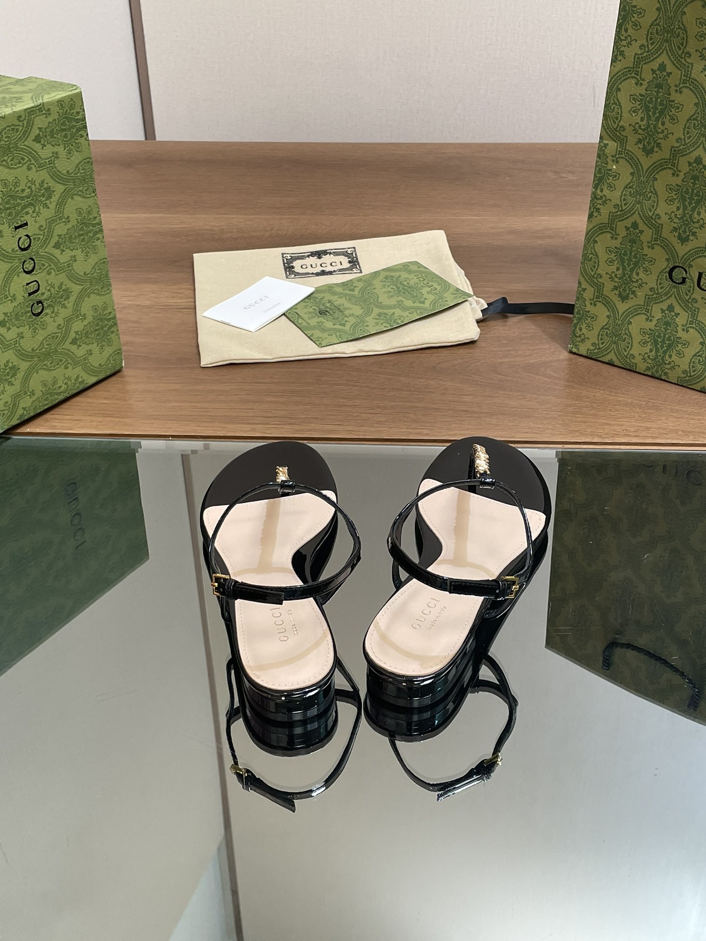 Bagsaaa Gvc*1 Signoria thong-strap sandals black