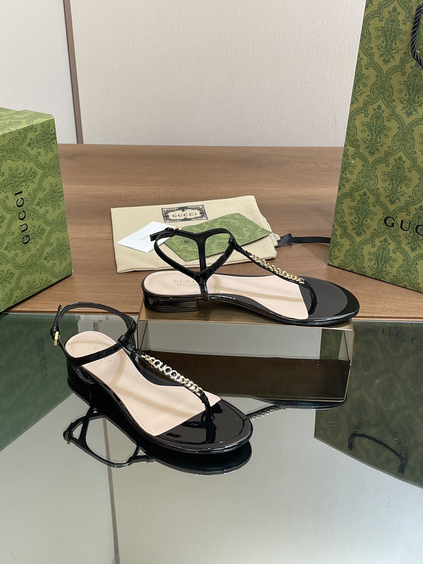 Bagsaaa Gvc*1 Signoria thong-strap sandals black