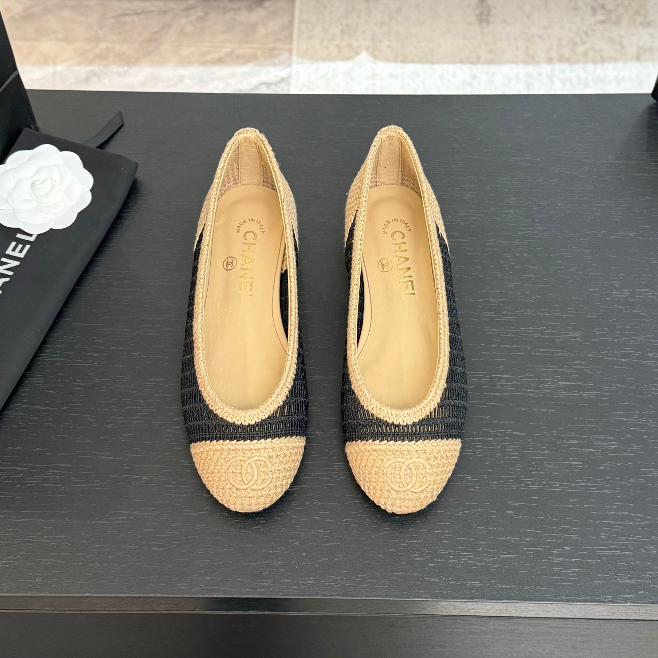 Bagsaaa Ch**el Ballet flats G46352 Black & Beige Raffia