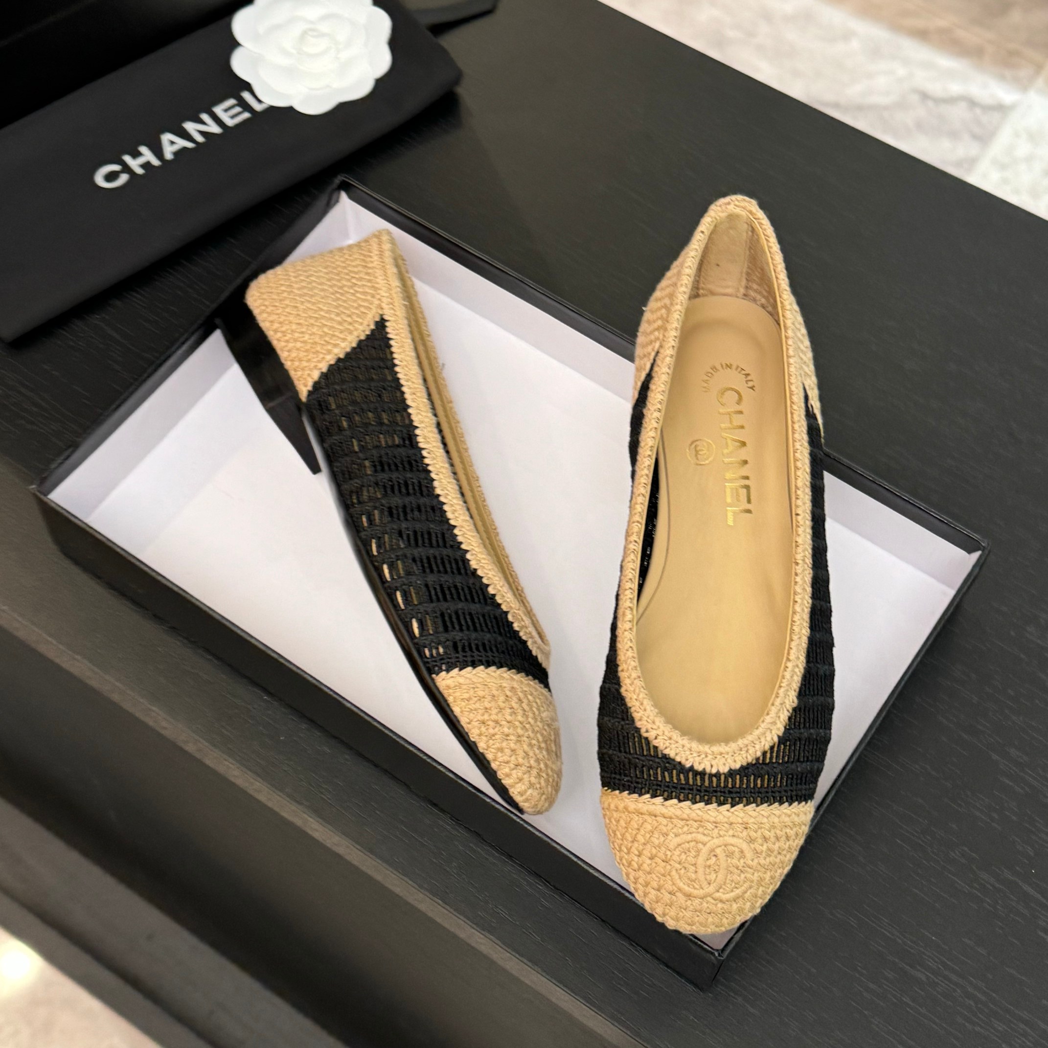 Bagsaaa Ch**el Ballet flats G46352 Black & Beige Raffia