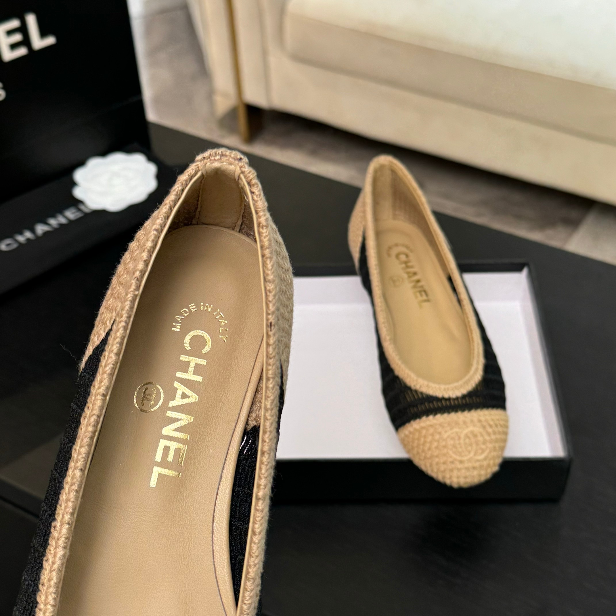 Bagsaaa Ch**el Ballet flats G46352 Black & Beige Raffia