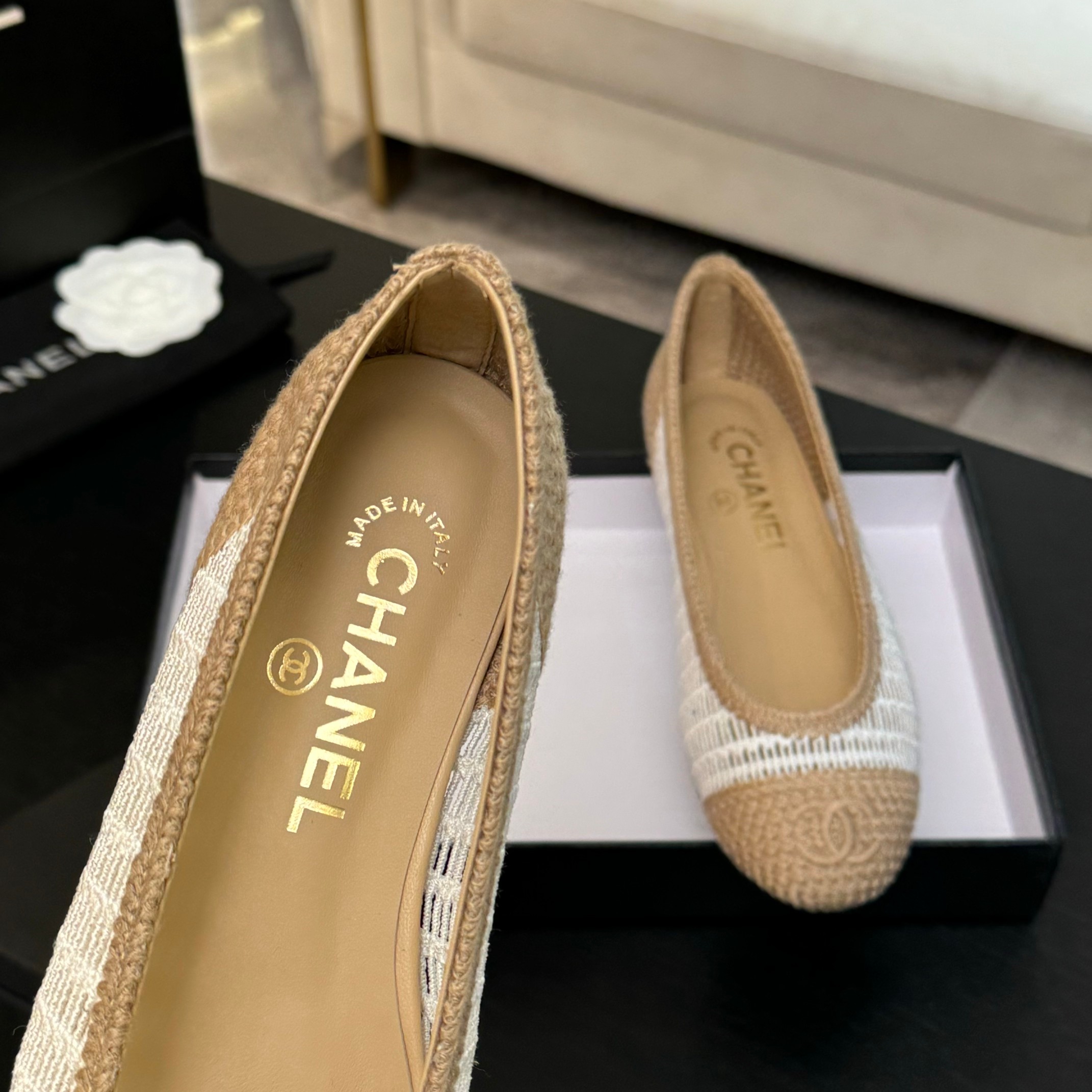 Bagsaaa Ch**el Ballet flats G46352 White & Beige Raffia