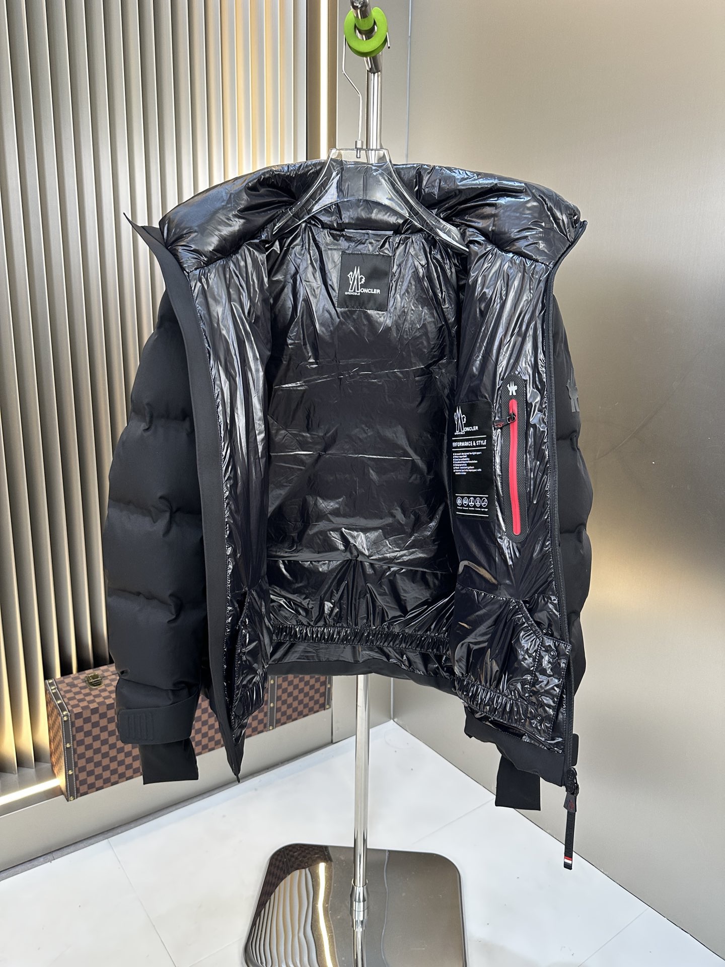Bagsaaa Moncler Grenoble quilted hooded jacket black