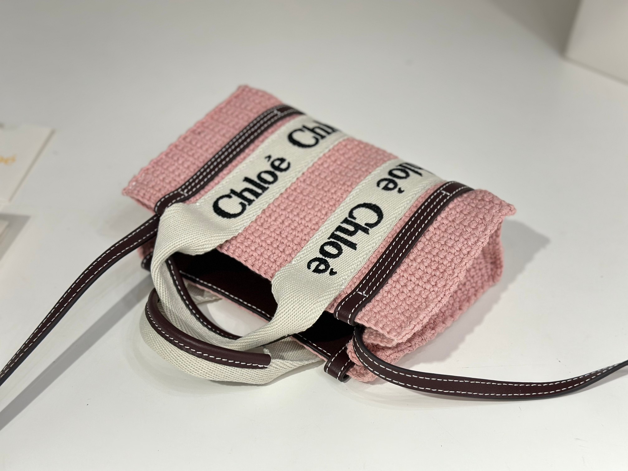 Bagsaaa Chloe Mini Woody Tote Bag in Crochet pink - 20cm