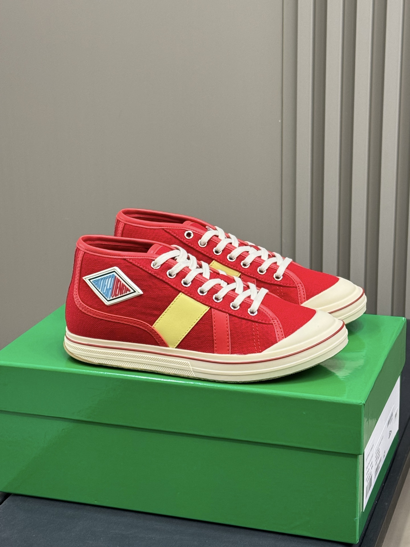Bagsaaa B0tt*ga Ven*ta Eliot Sneaker Mid-top lace-up sneaker Scarlet/tomato