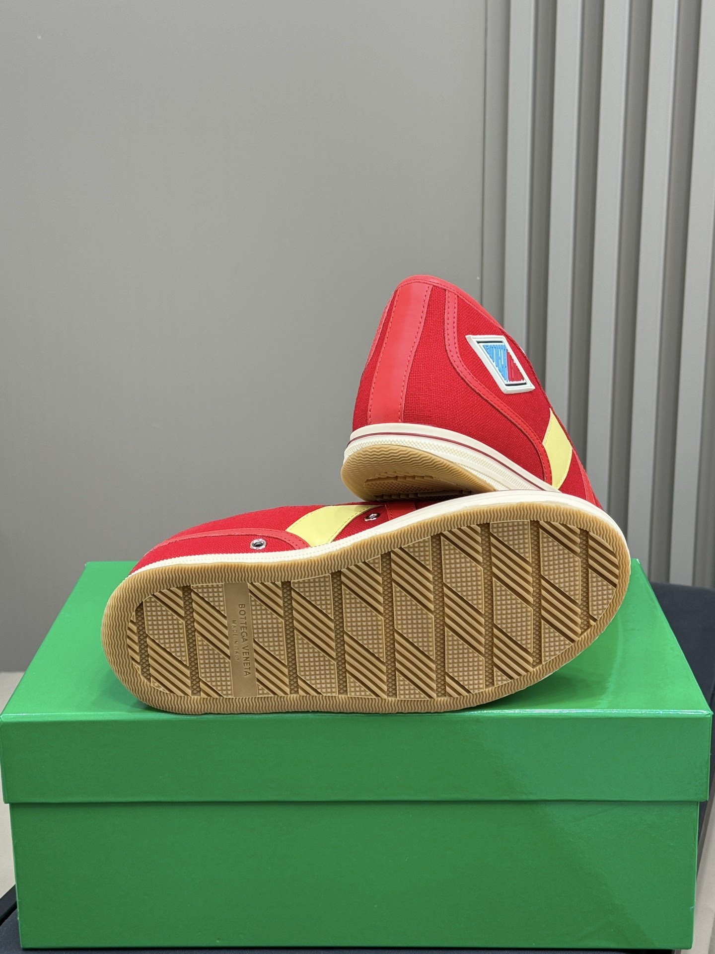 Bagsaaa B0tt*ga Ven*ta Eliot Sneaker Mid-top lace-up sneaker Scarlet/tomato