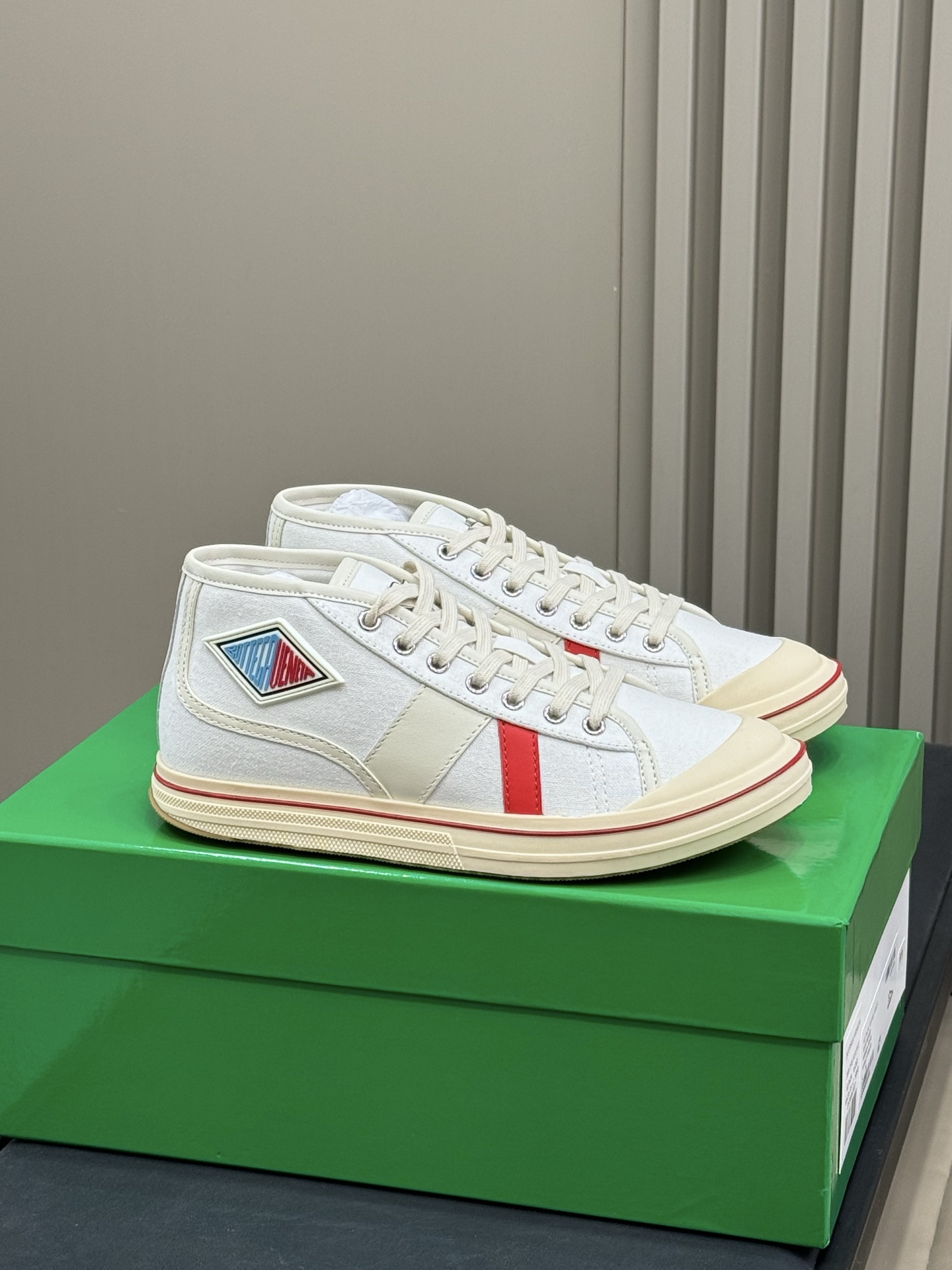 Bagsaaa B0tt*ga Ven*ta Eliot Sneaker Mid-top lace-up sneaker White/sea salt
