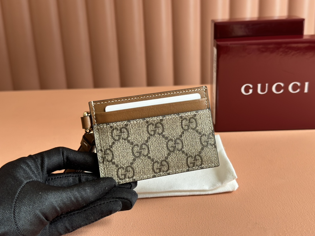 Bagsaaa Gvc*1 GG Emblem card case with strap 819121 beige & brown - 10cm