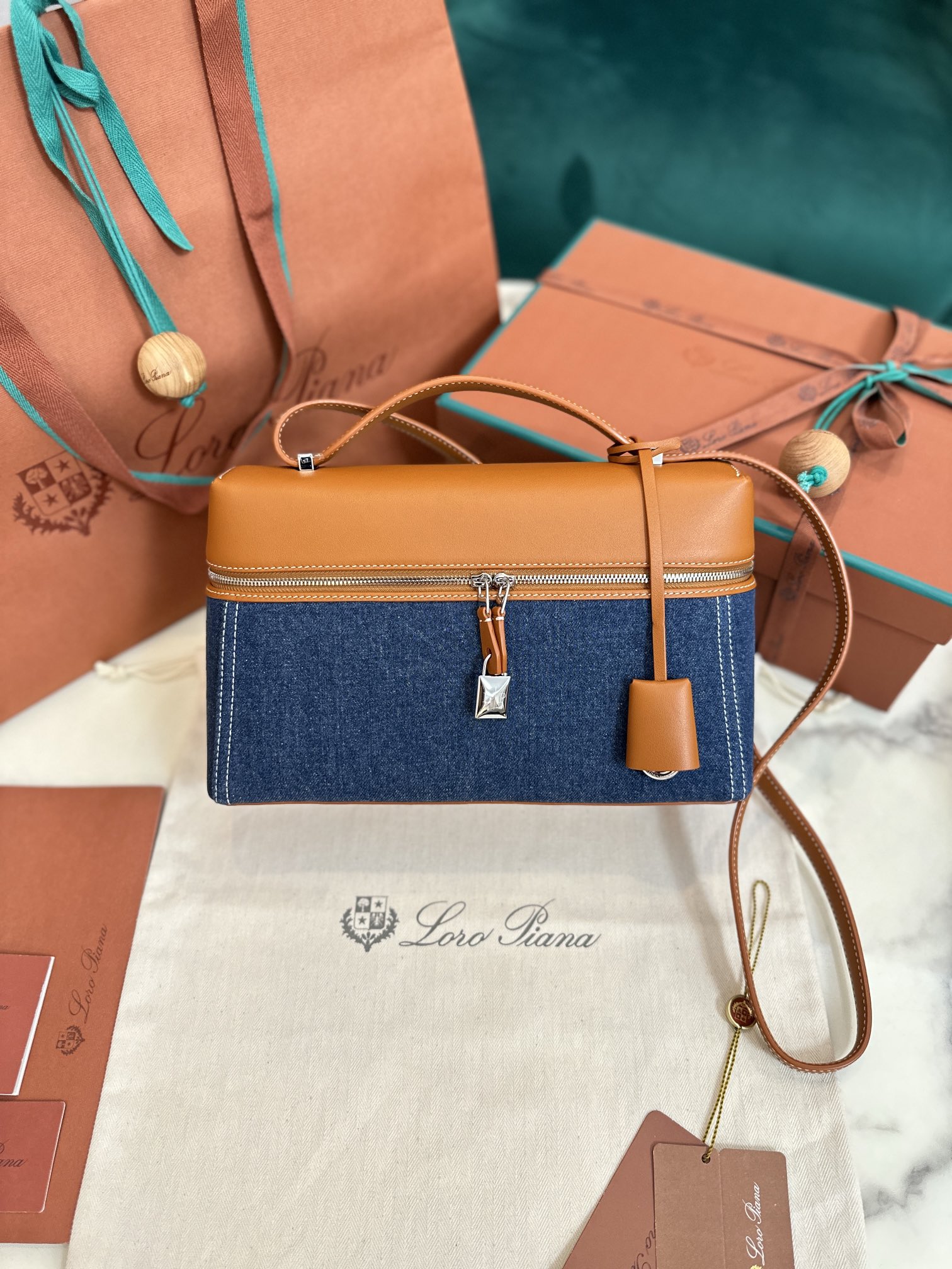 Bagsaaa L0r0 P1ana Extra Bag L27 Surge Blue/Brown - 27 x 16 x 10 cm