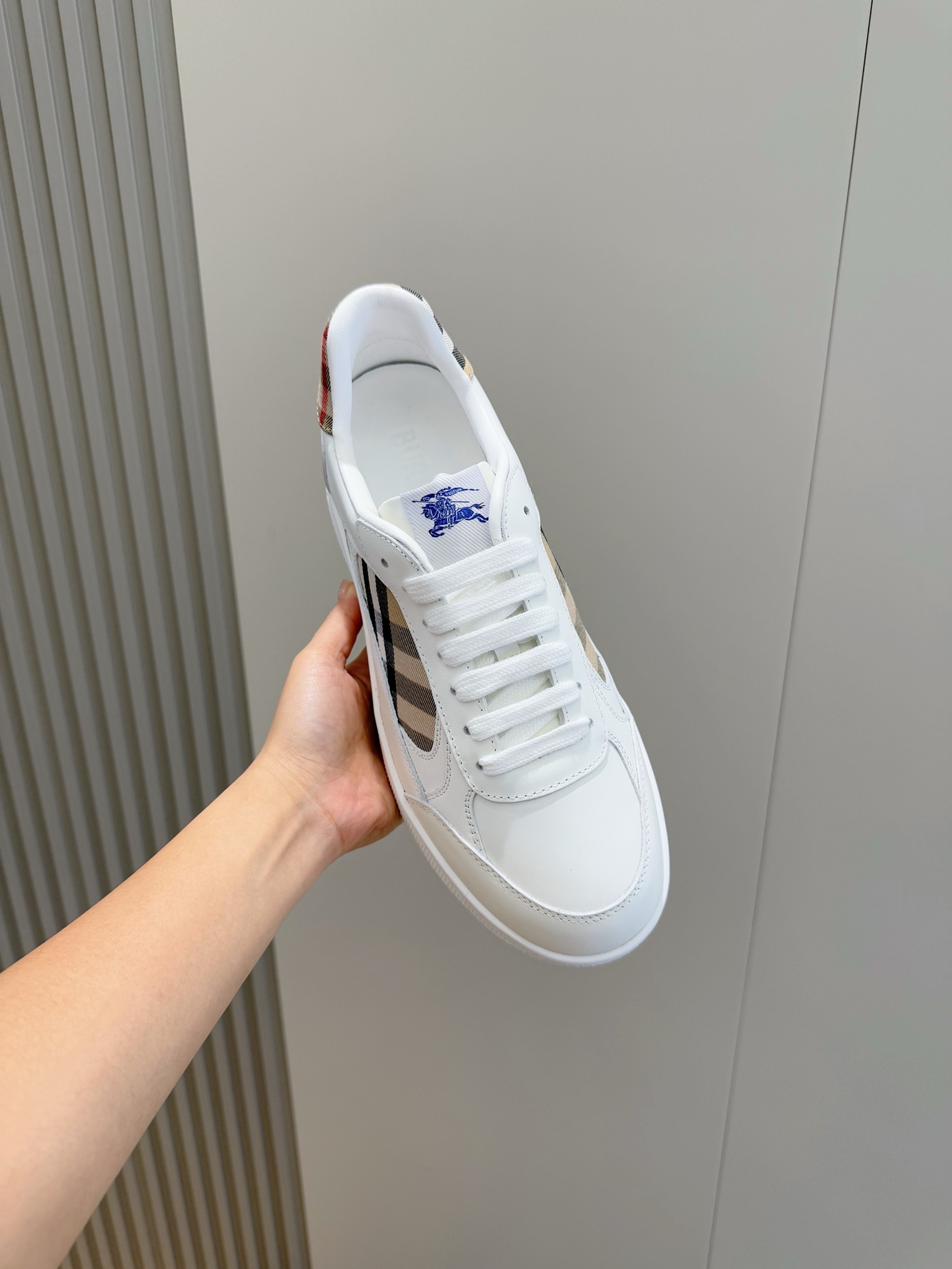 Bagsaaa Bv*b*rry Leather and Check Terrace Sneakers​ White