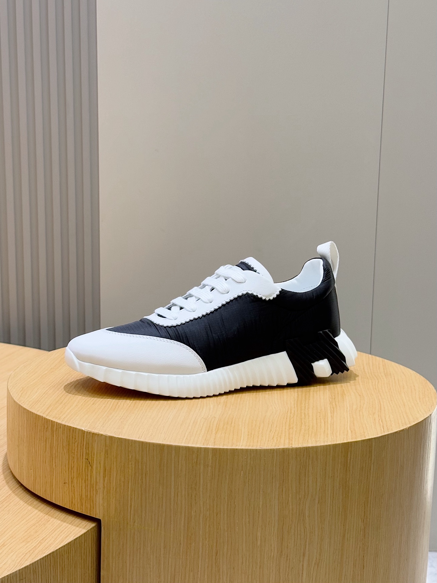 Bagsaaa H**me5 Bouncing sneaker black & white