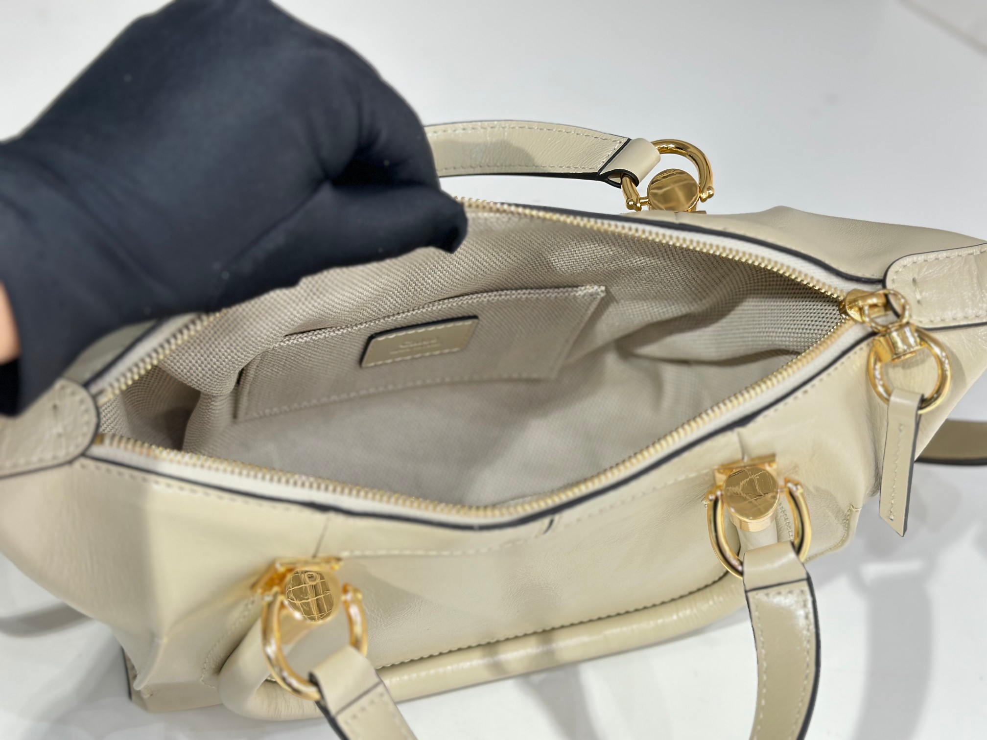 Bagsaaa Chloe Small Paraty 24 bag in shiny leather beige - 27cm