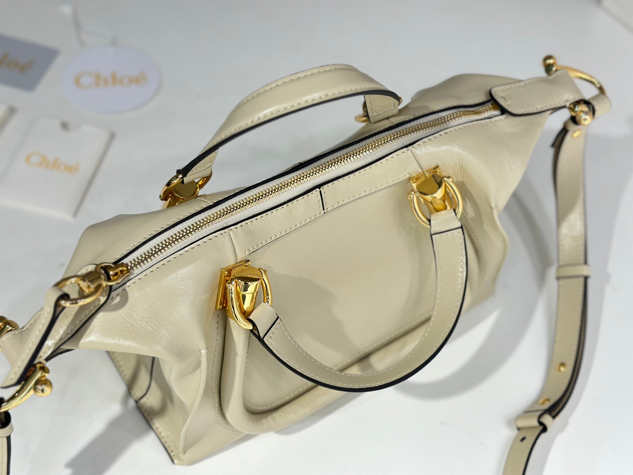 Bagsaaa Chloe Small Paraty 24 bag in shiny leather beige - 27cm