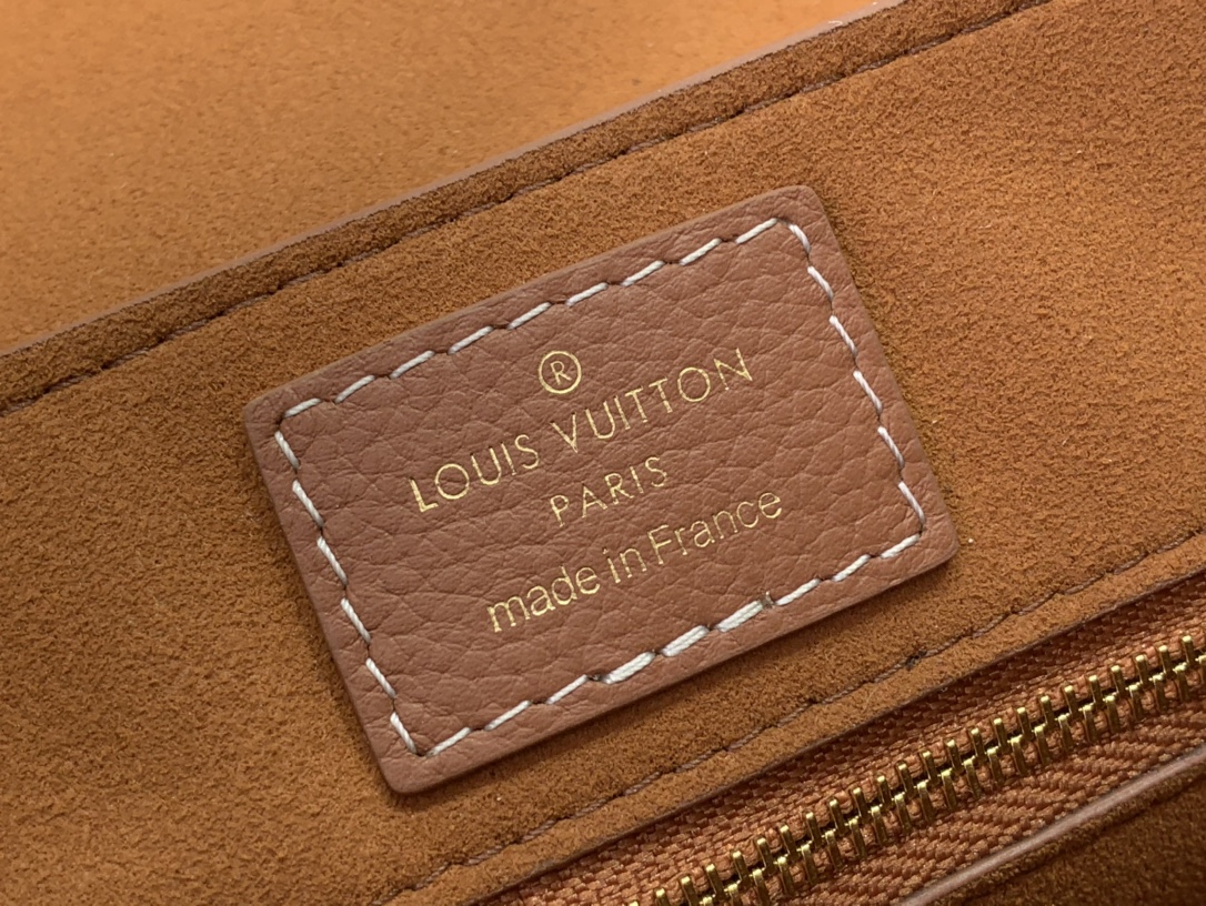 Bagsaaa LV M13151 Low Key Messenger Bag Brown - 30 x 18 x 12 cm