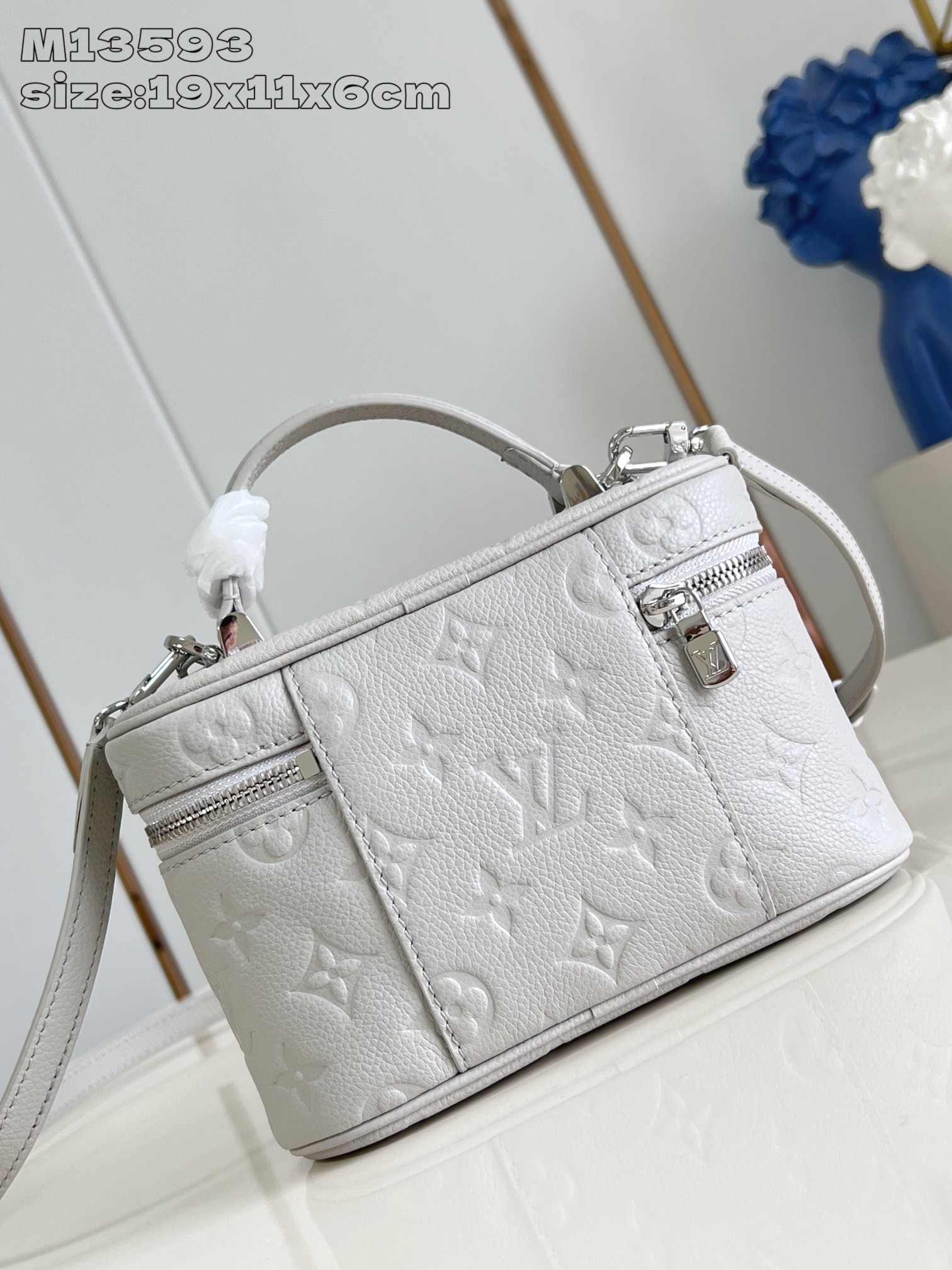 Bagsaaa LV M13593 Vanity Chain Pouch Mist Grey - 19cm