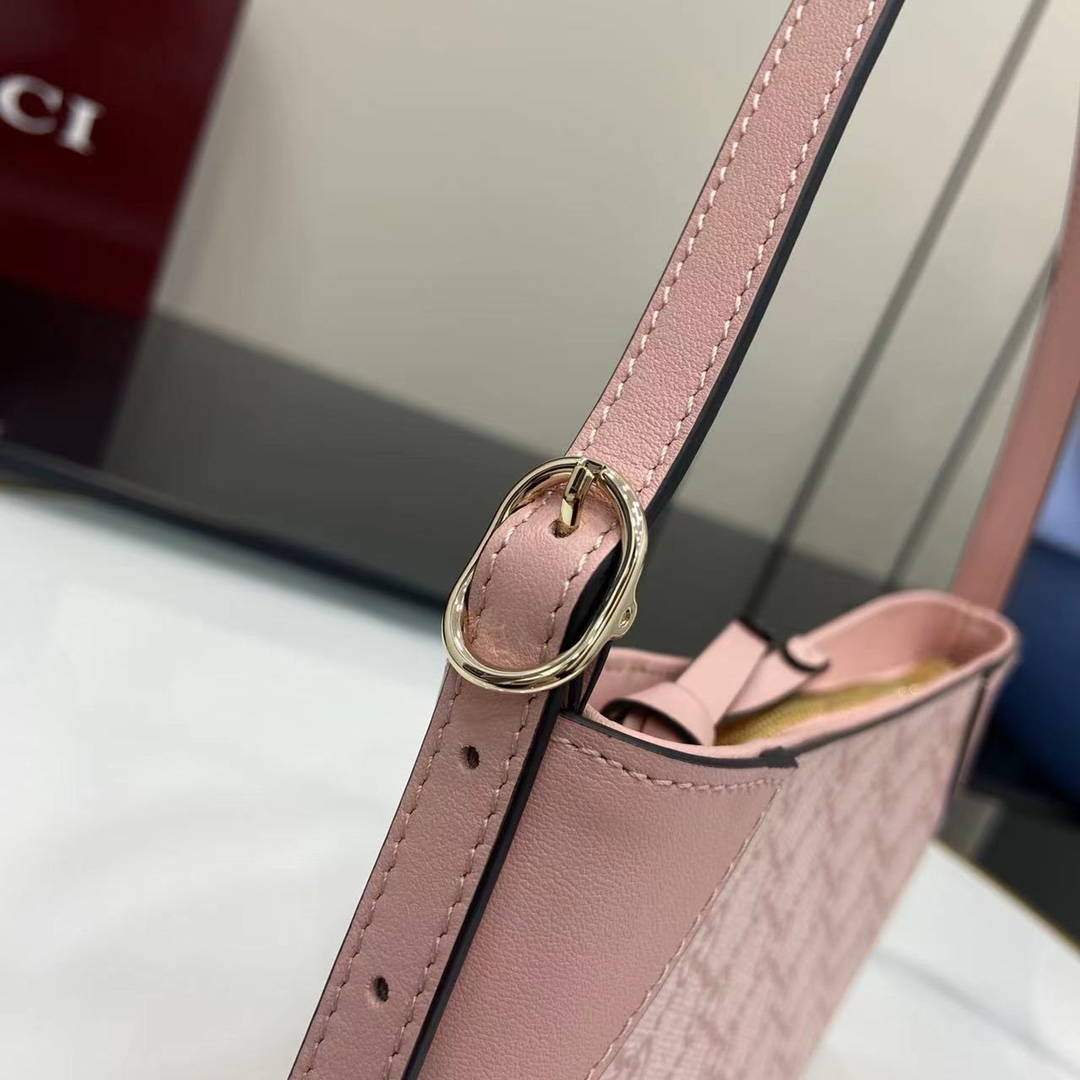 Bagsaaa Gvc*1 GG Emblem S*per mini shoulder bag ‎820696 pink - 23 x 13 x 2cm