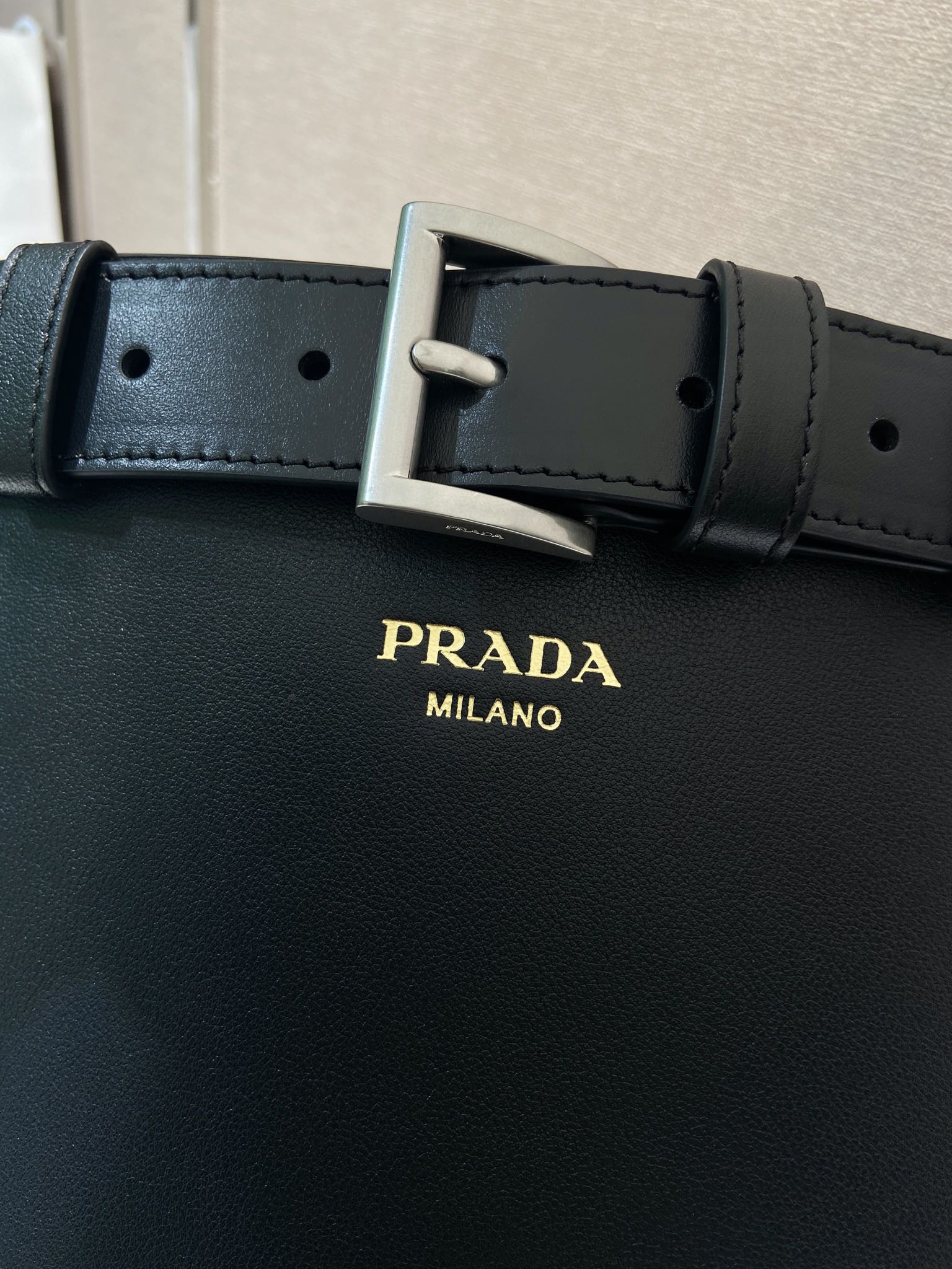 Bagsaaa Pra*a Buckle leather bucket bag with belt 1BE085 black - 29cm