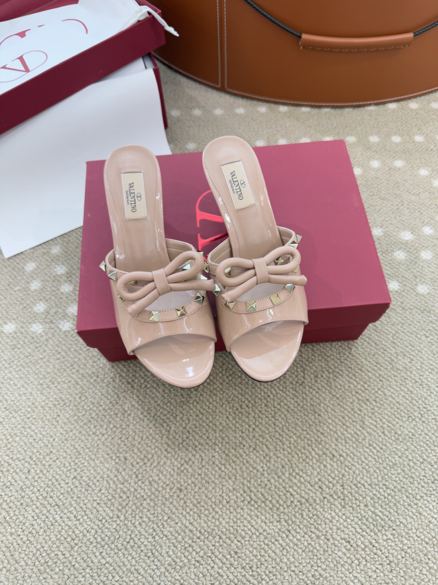 Bagsaaa Va1e*ntin0 Rockstud patent leather mules nude 6cm