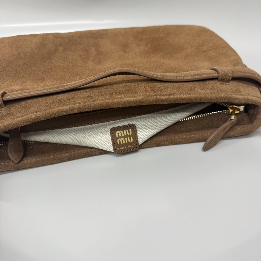 Bagsaaa Miu Miu Aventure suede bag 5BC182 brown - 33cm