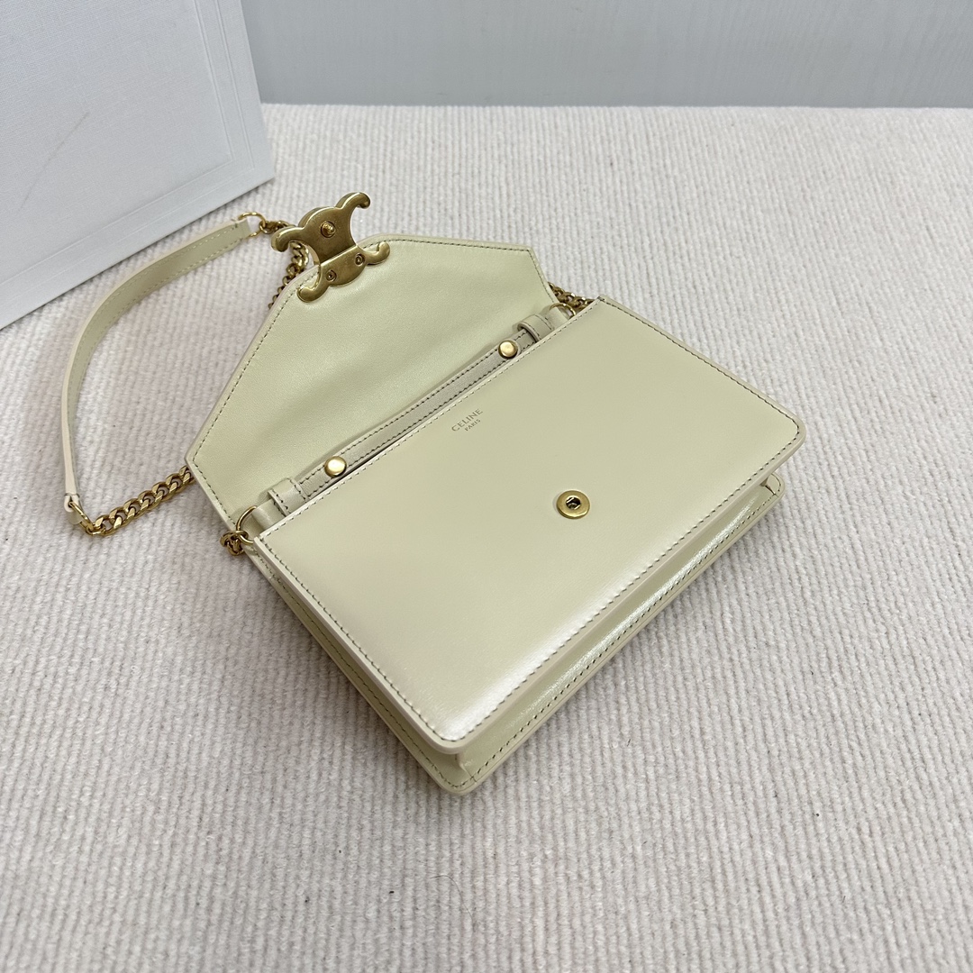 Bagsaaa Ce1i*e Wallet On Chain Margo In Shiny Calfskin 10L033 Cream - 19.5cm