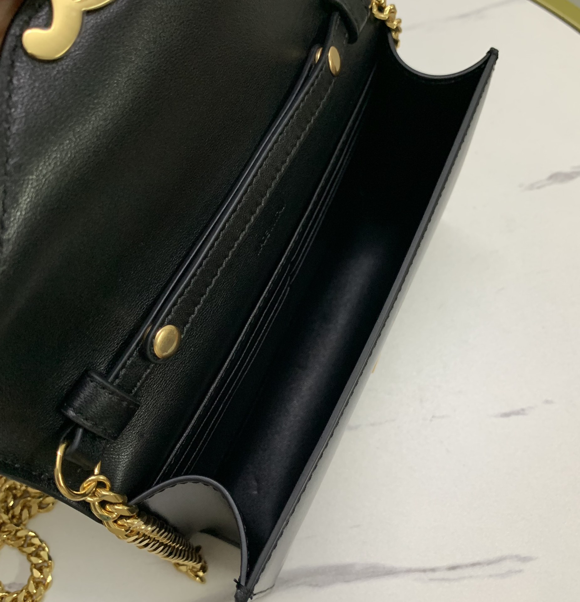 Bagsaaa Ce1i*e Wallet On Chain Margo In Shiny Calfskin 10L033 Black - 19.5cm