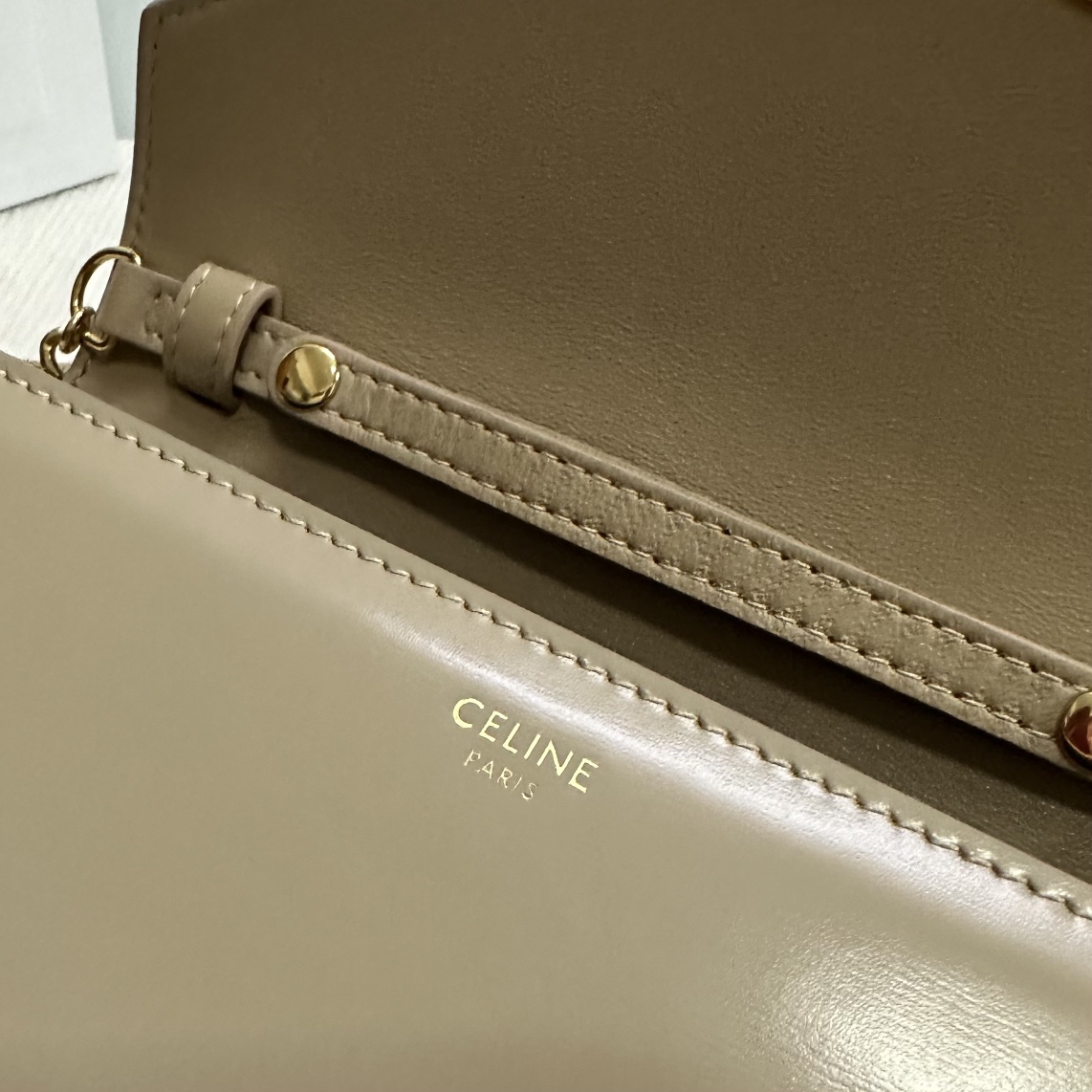 Bagsaaa Ce1i*e Wallet On Chain Margo In Shiny Calfskin 10L033 Beige - 19.5cm