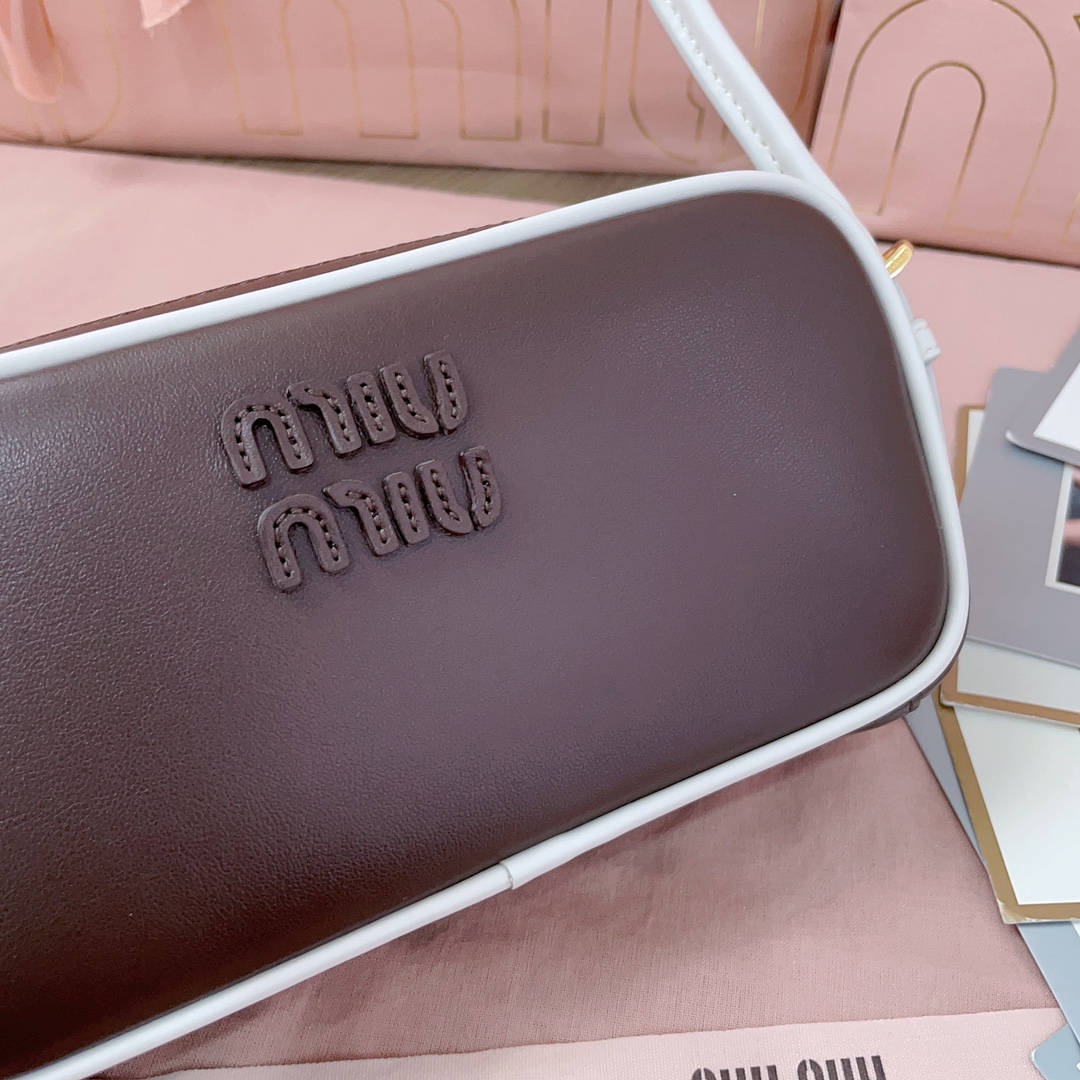 Bagsaaa Miu Miu Leather pouch 5NE024 Briarwood/White - 20cm