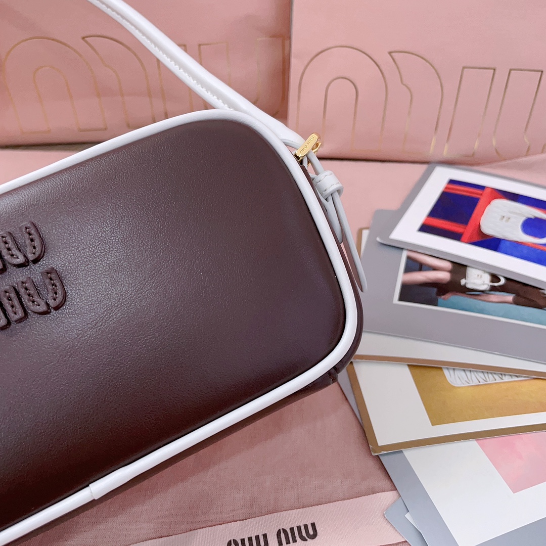 Bagsaaa Miu Miu Leather pouch 5NE024 Briarwood/White - 20cm