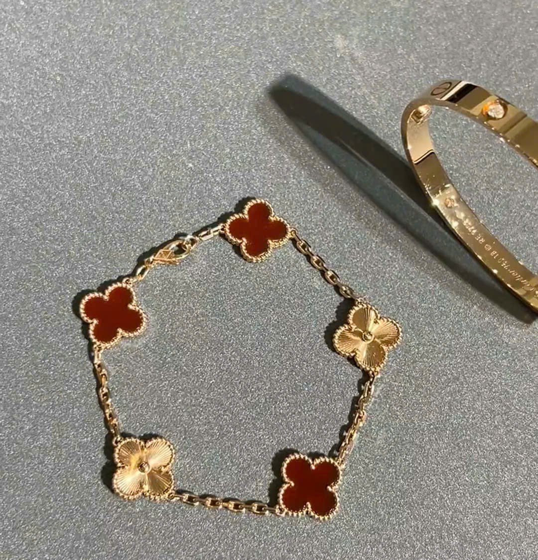 Bagsaaa VCA Red & Gold Bracelet