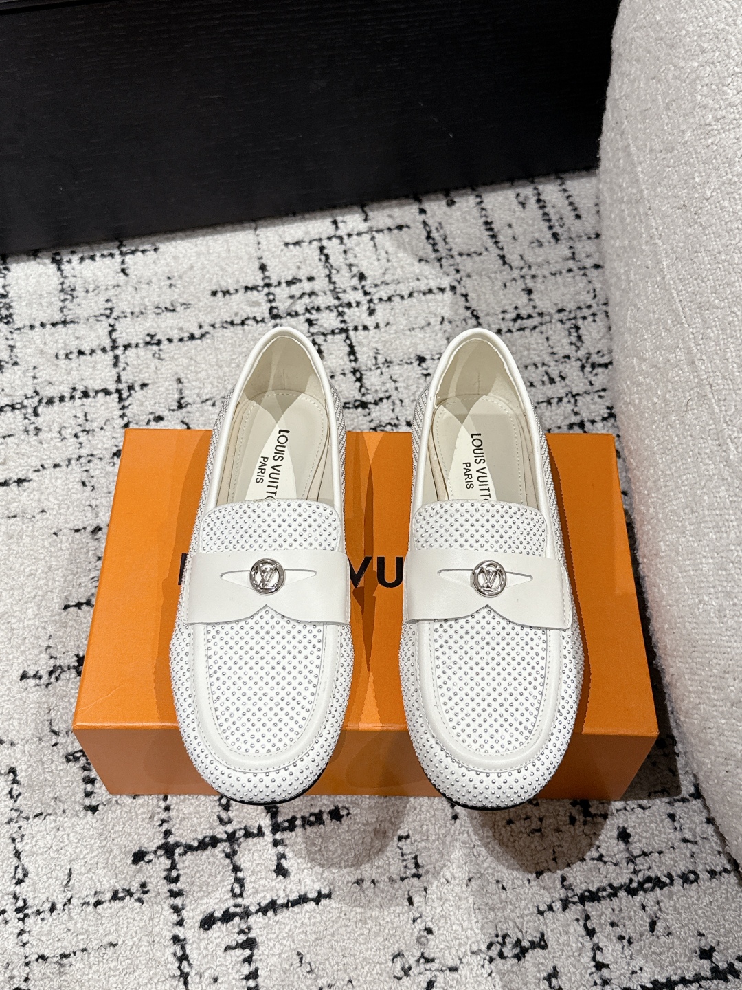 Bagsaaa LV Soho Flat Loafer Ecru White