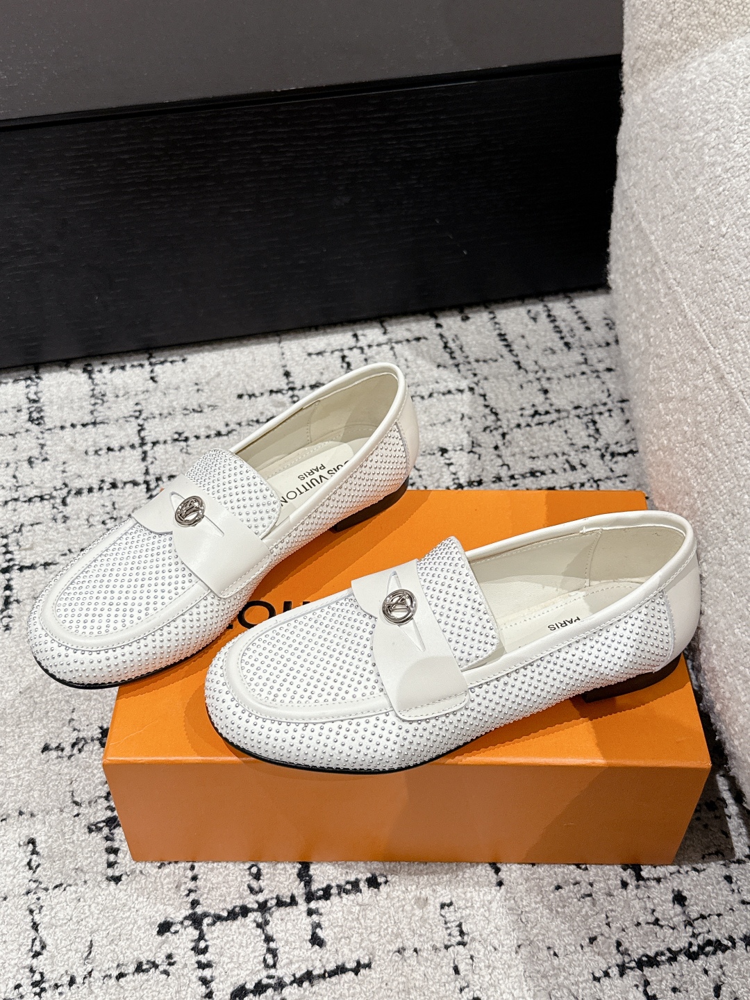 Bagsaaa LV Soho Flat Loafer Ecru White